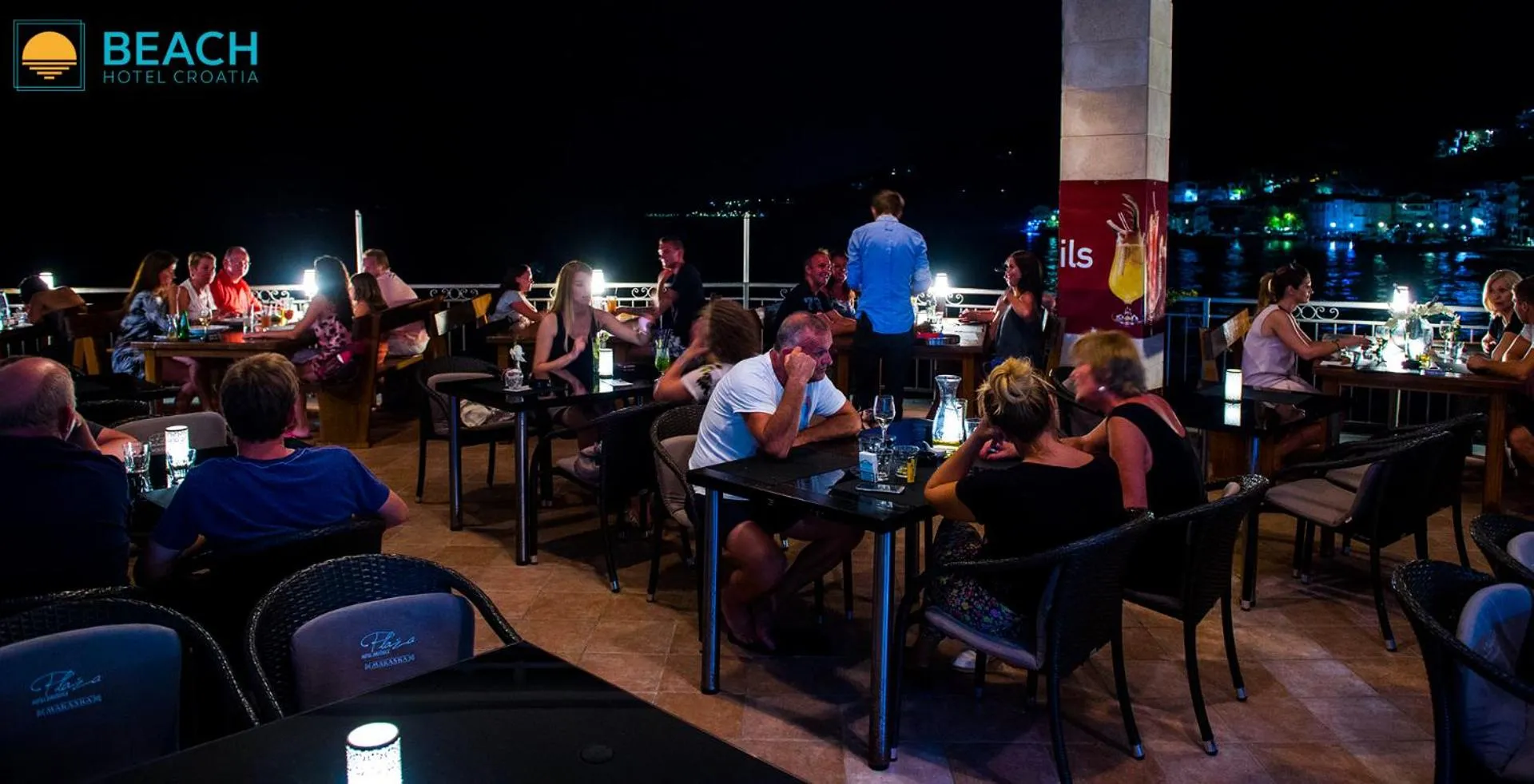 Restaurant/places to eat in Beach Hotel