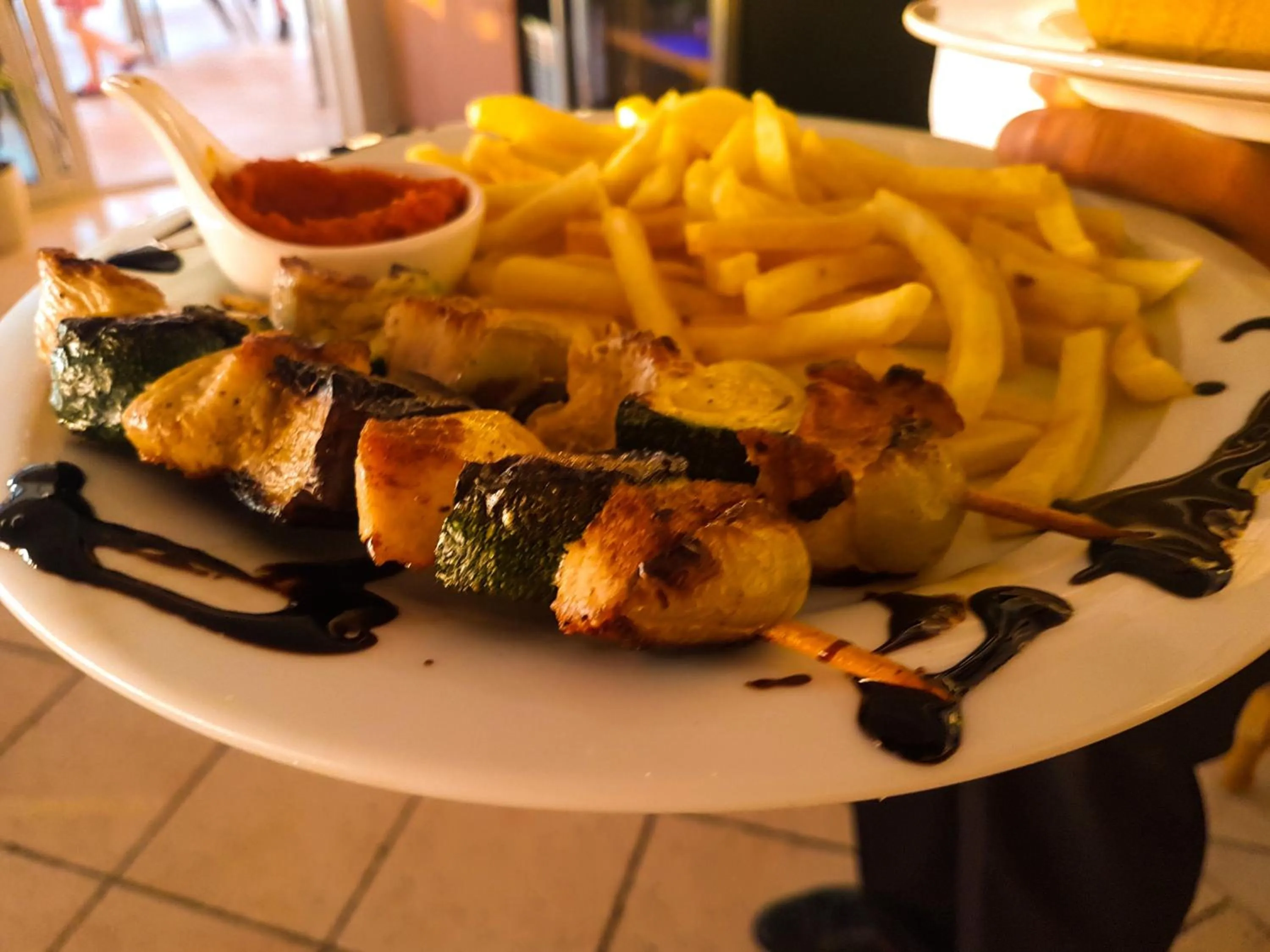 Restaurant/places to eat in Beach Hotel