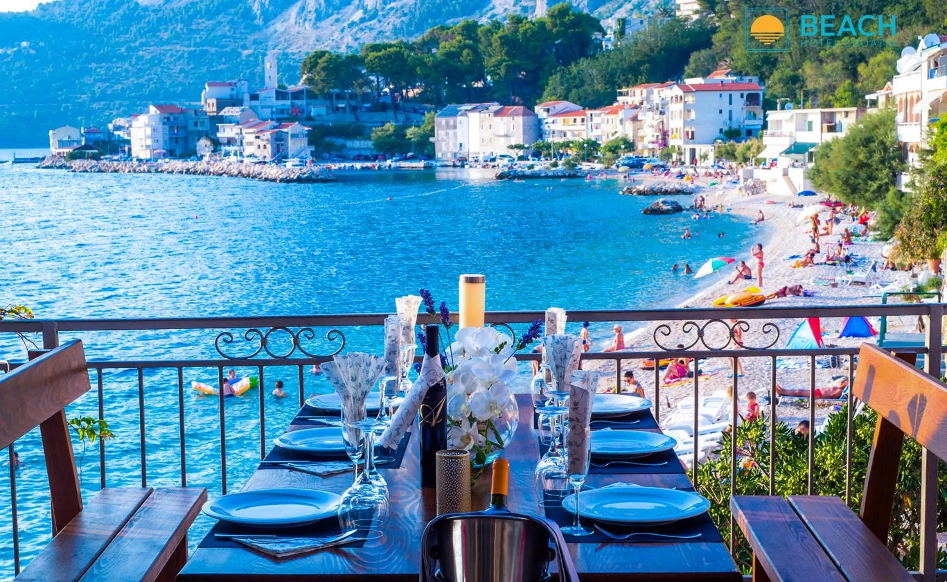 Restaurant/places to eat in Beach Hotel