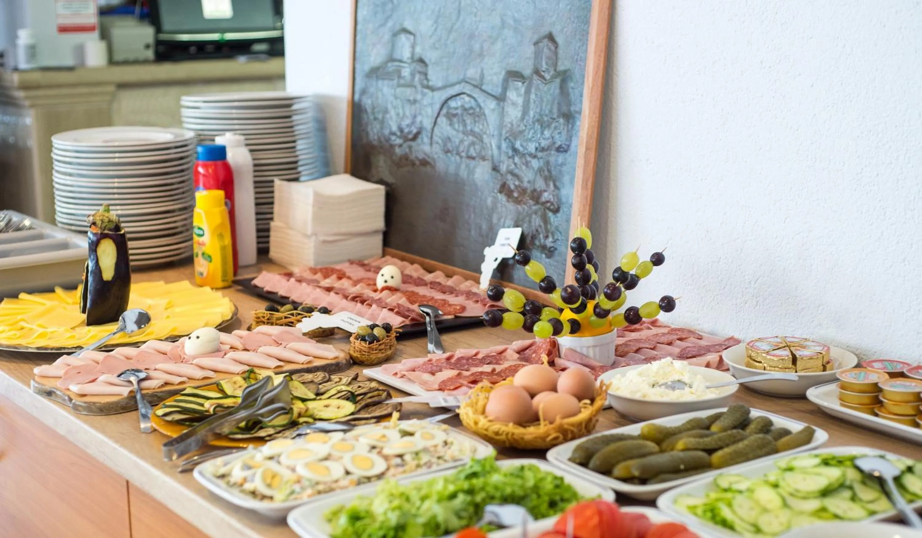 Restaurant/places to eat in Beach Hotel