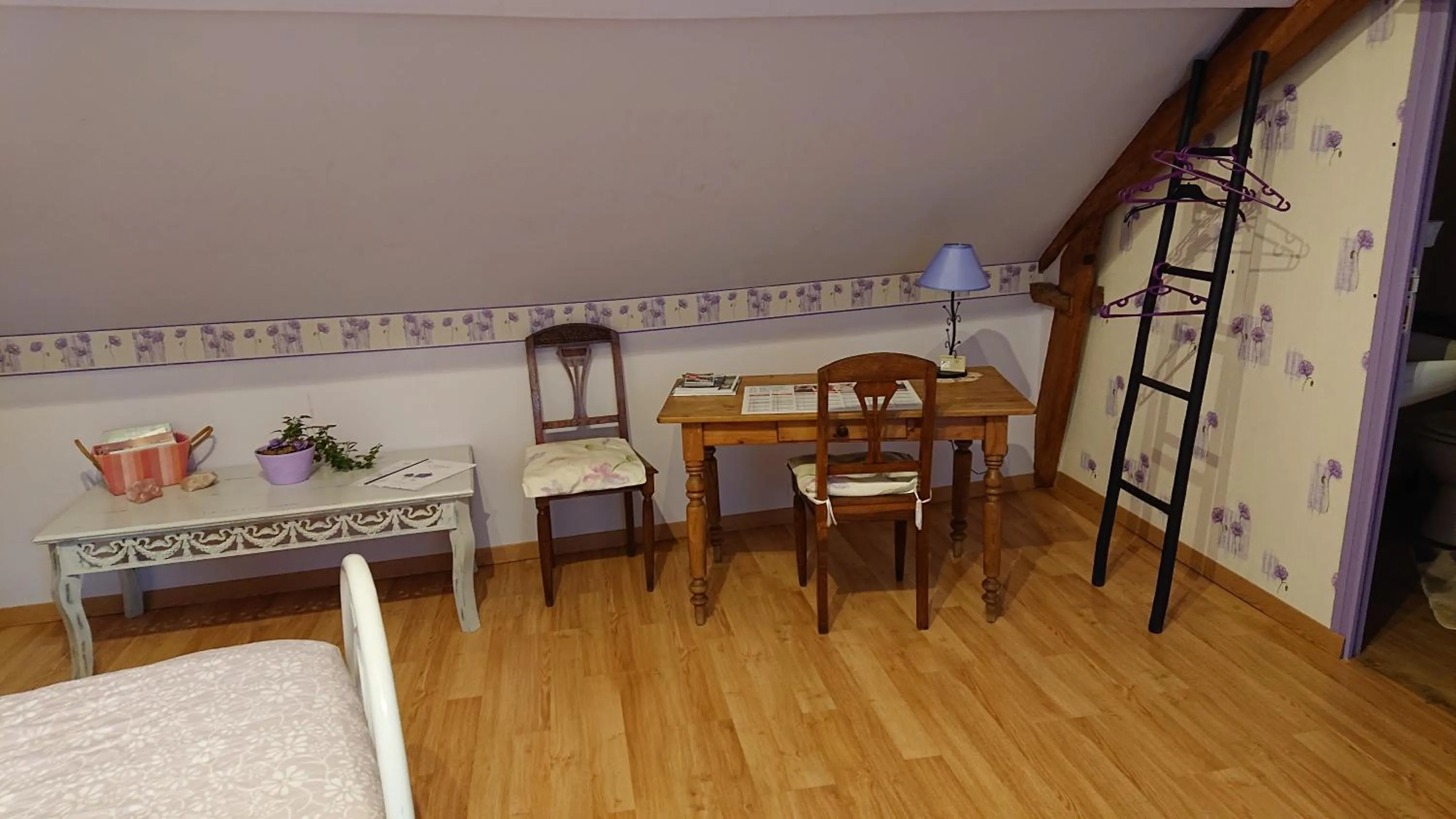 Seating area in Les Chambres du Relais