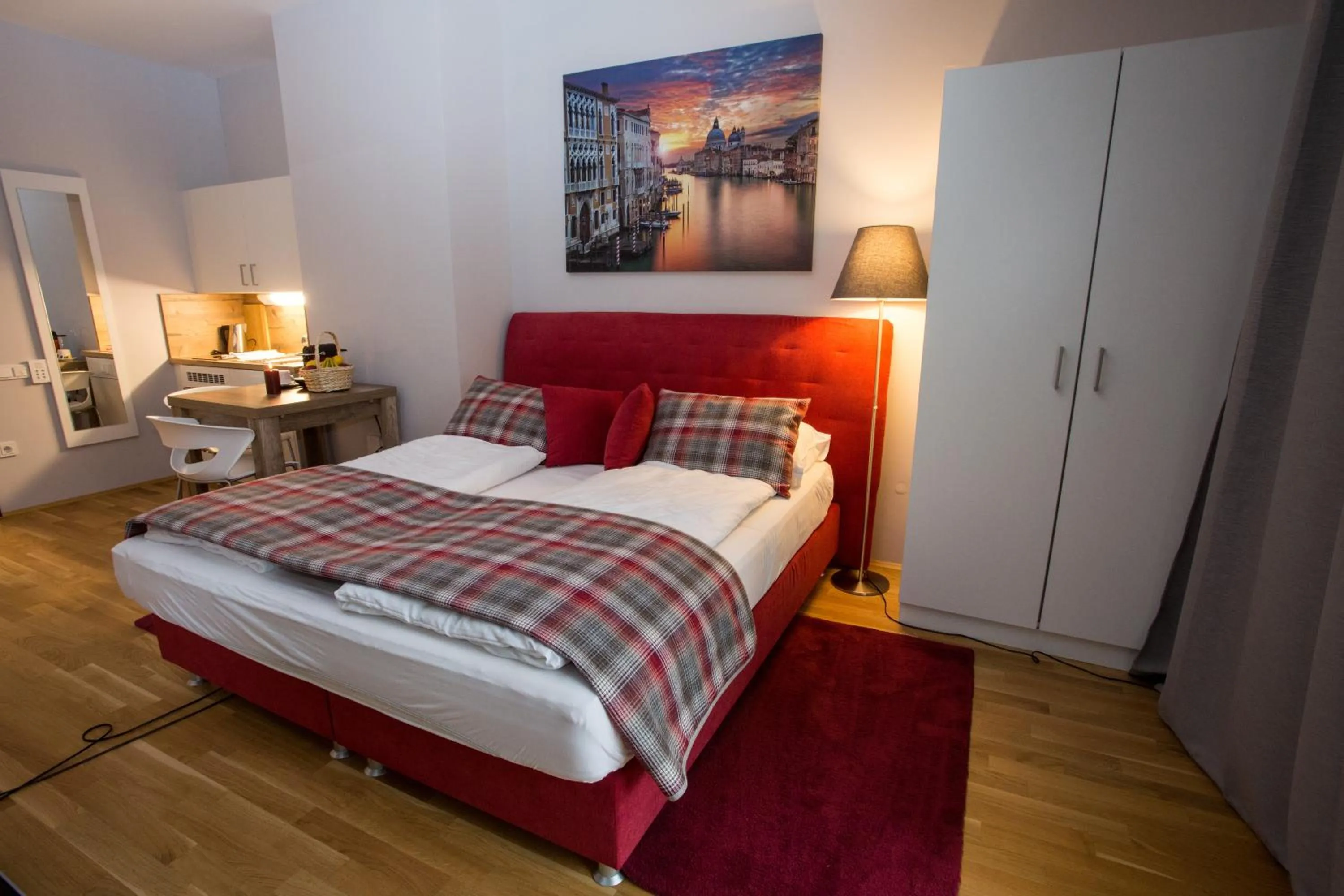 Photo of the whole room, Bed in Premium Apartment München Messe