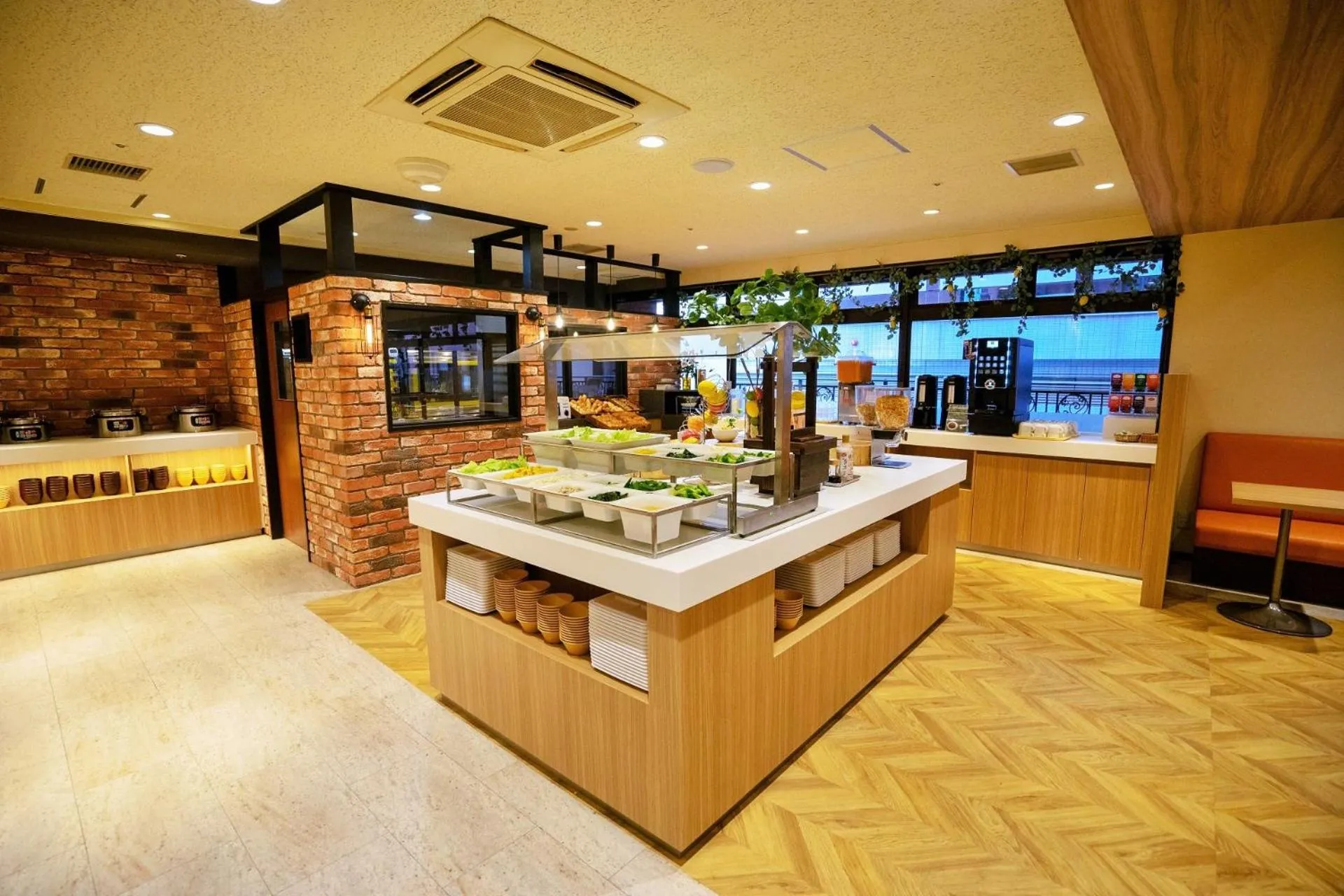 Restaurant/places to eat in Yokohama Heiwa Plaza Hotel
