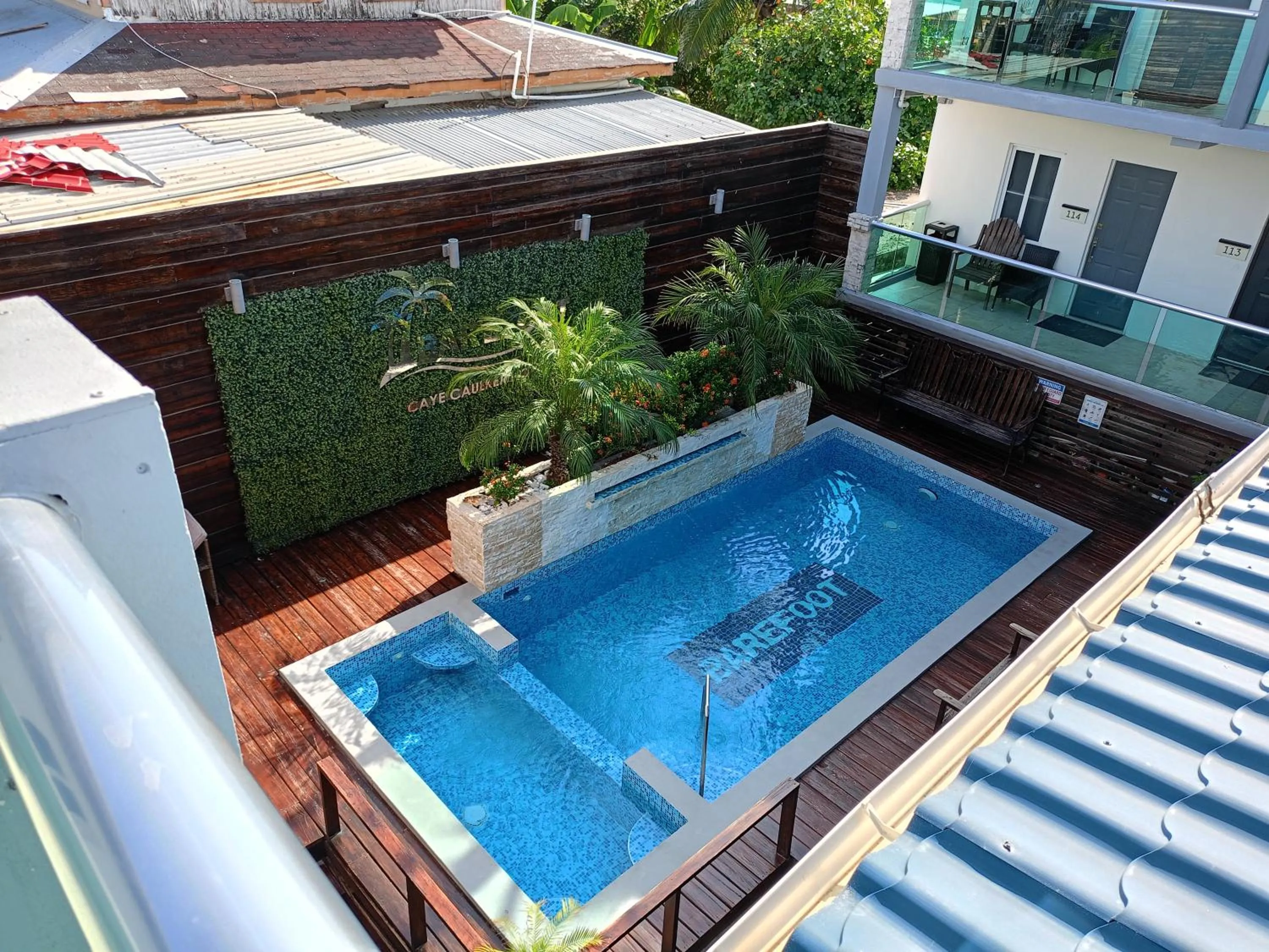 Pool view in Barefoot Caye Caulker Hotel