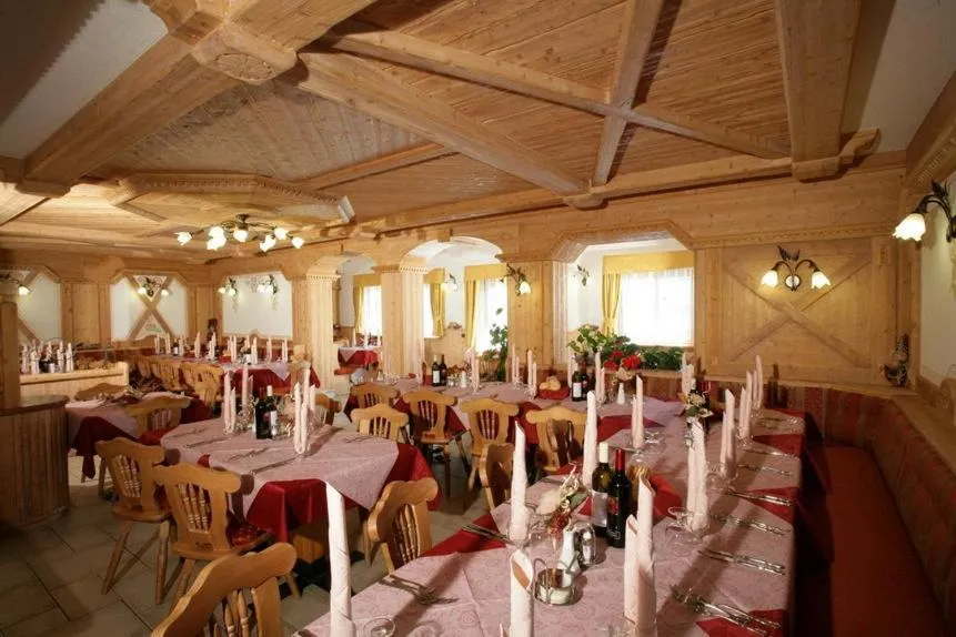 Restaurant/places to eat in Hotel Franco