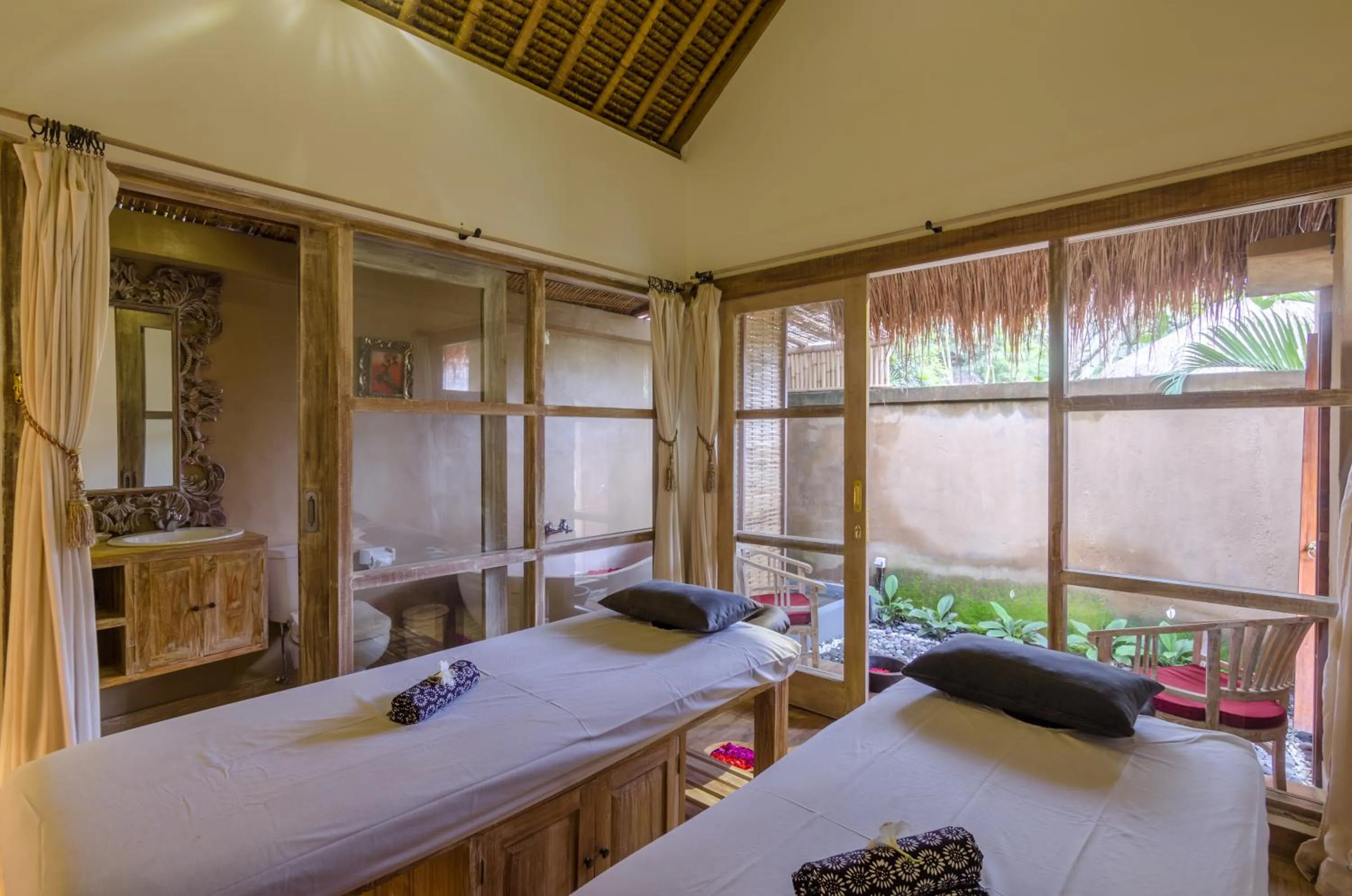 Massage, Bed in Chili Ubud Cottage