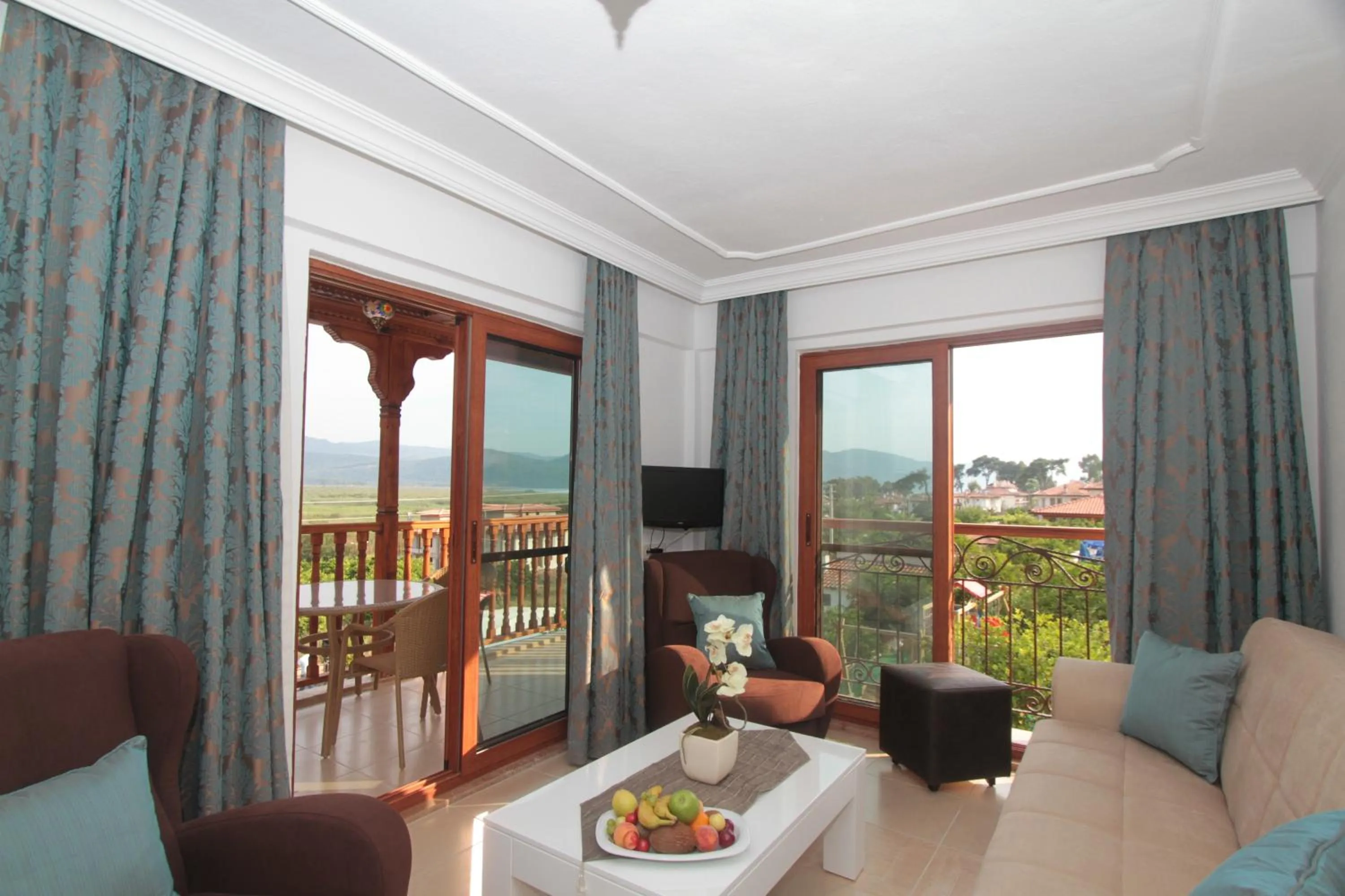 Photo of the whole room in Mervehan Residence