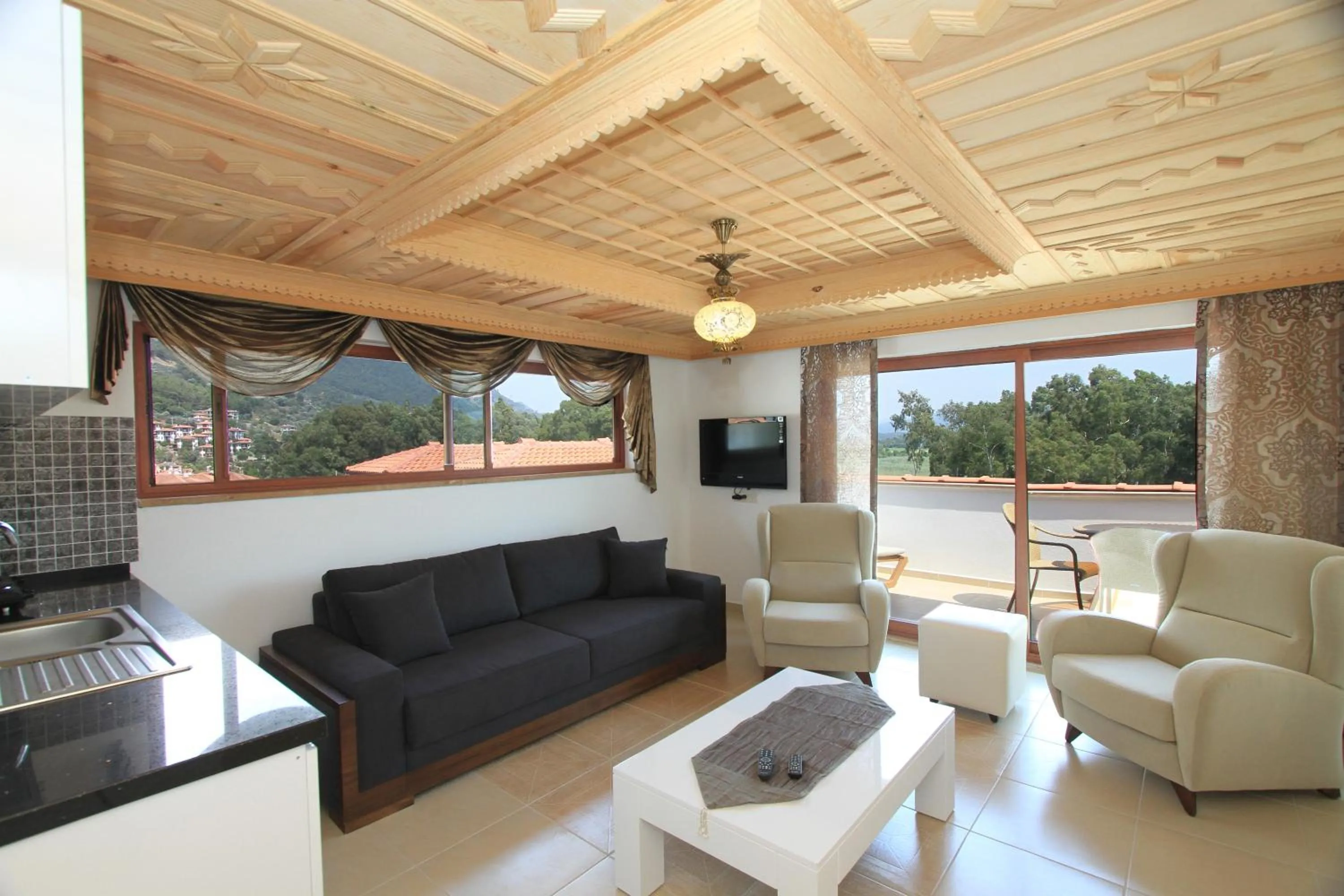 Photo of the whole room in Mervehan Residence