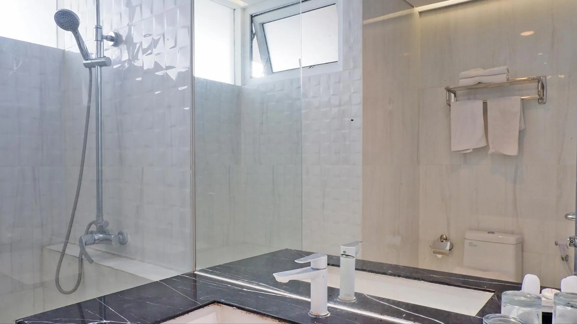 Front One Resort Magelang