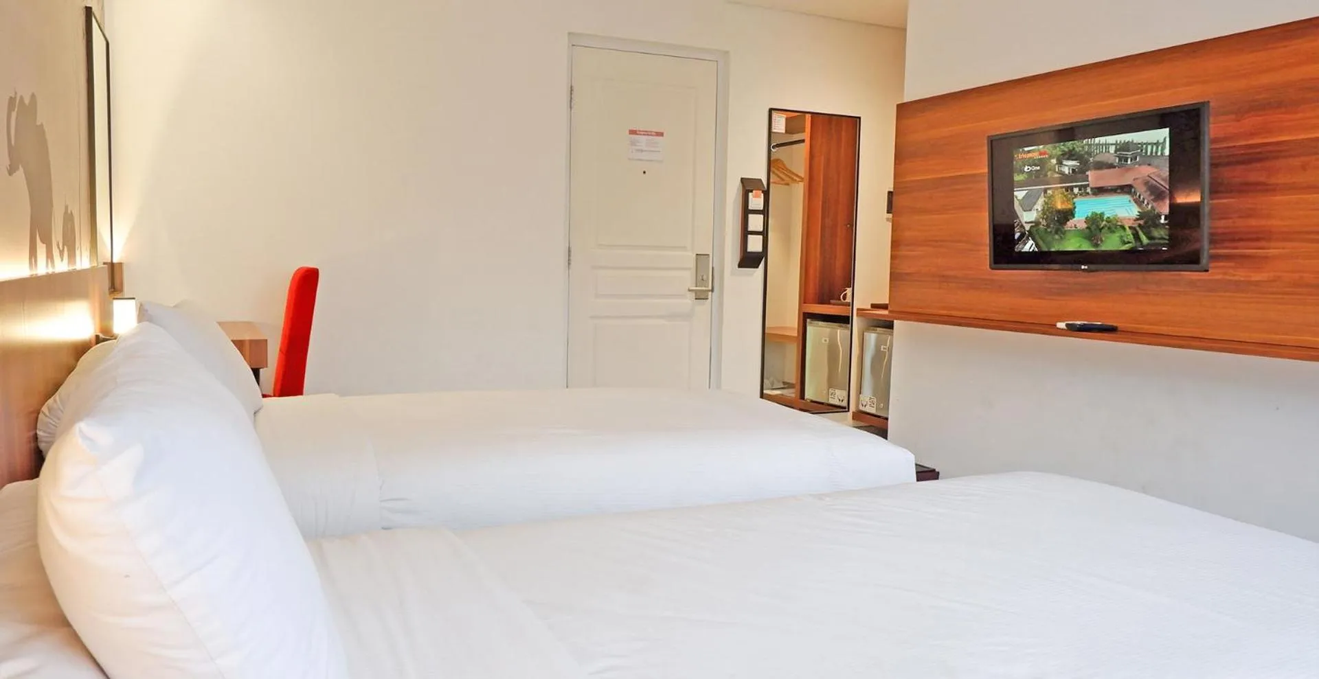 Bed in Front One Resort Magelang