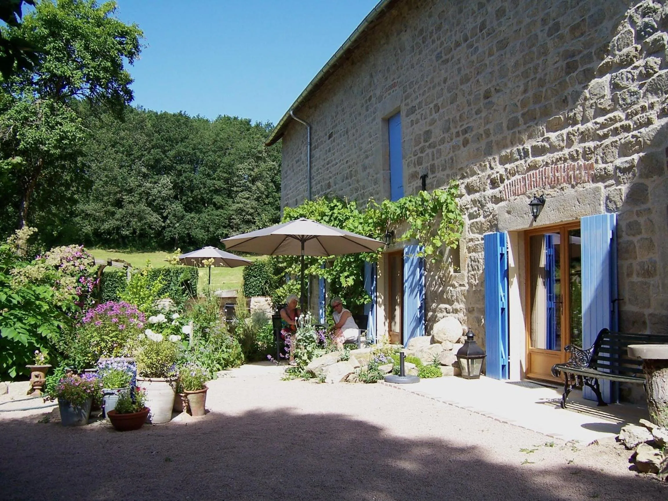 Facade/entrance in Le Cuisinier en Combraille