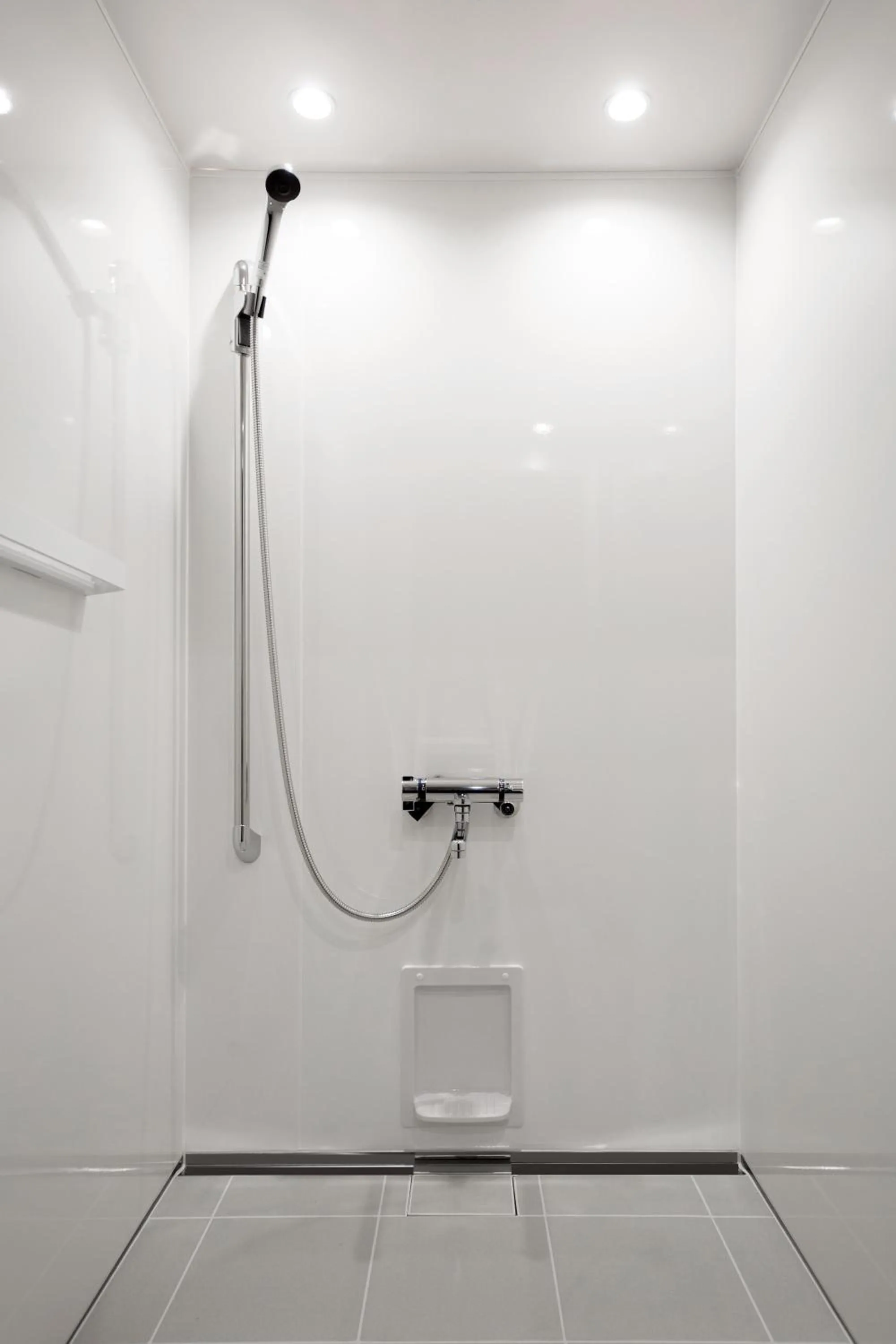 Shower in TSUKIMI HOTEL