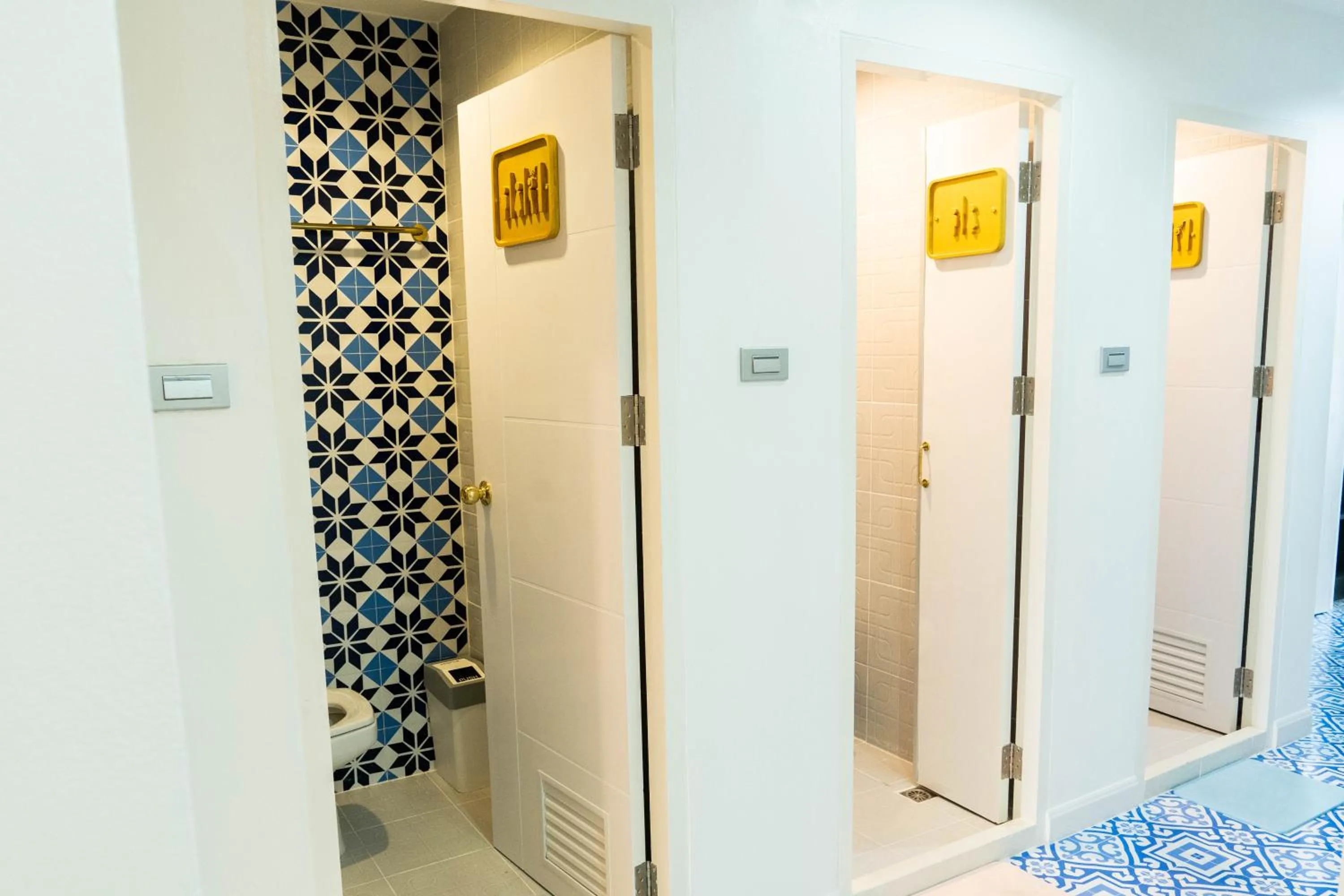 The LOL Elephant Hostel