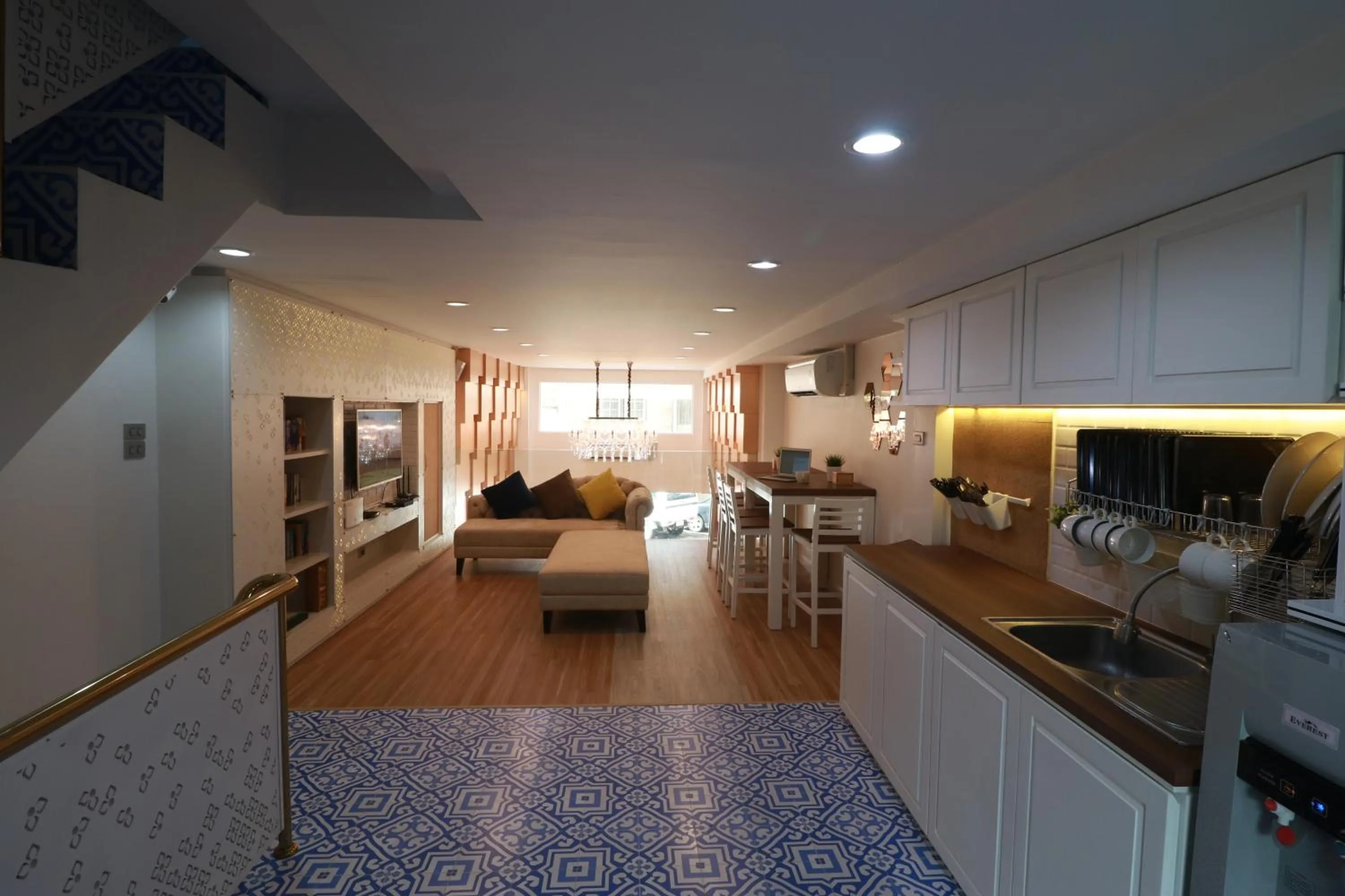 The LOL Elephant Hostel