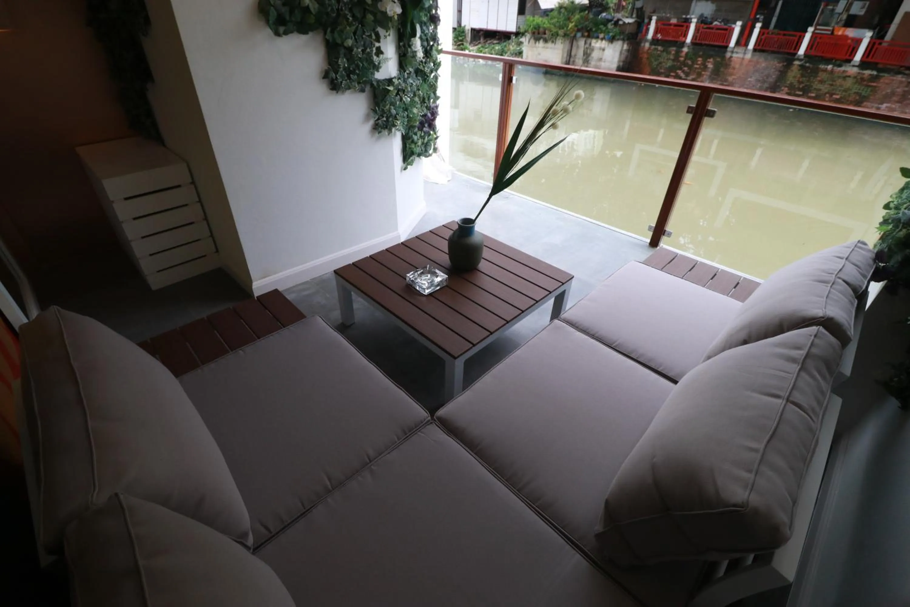 The LOL Elephant Hostel