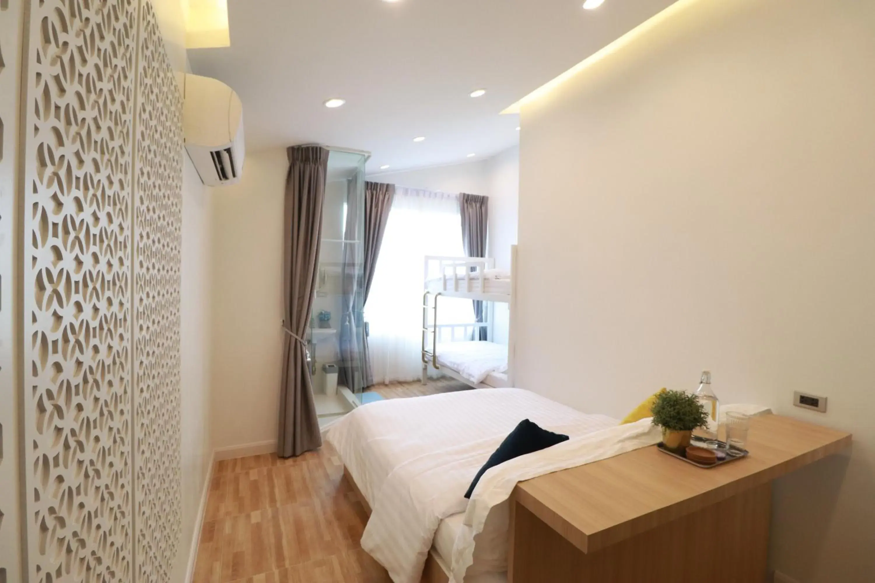 Quadruple Room with Private Bathroom in The LOL Elephant Hostel Quadruple Room with Private Bathroom in The LOL Elephant Hostel