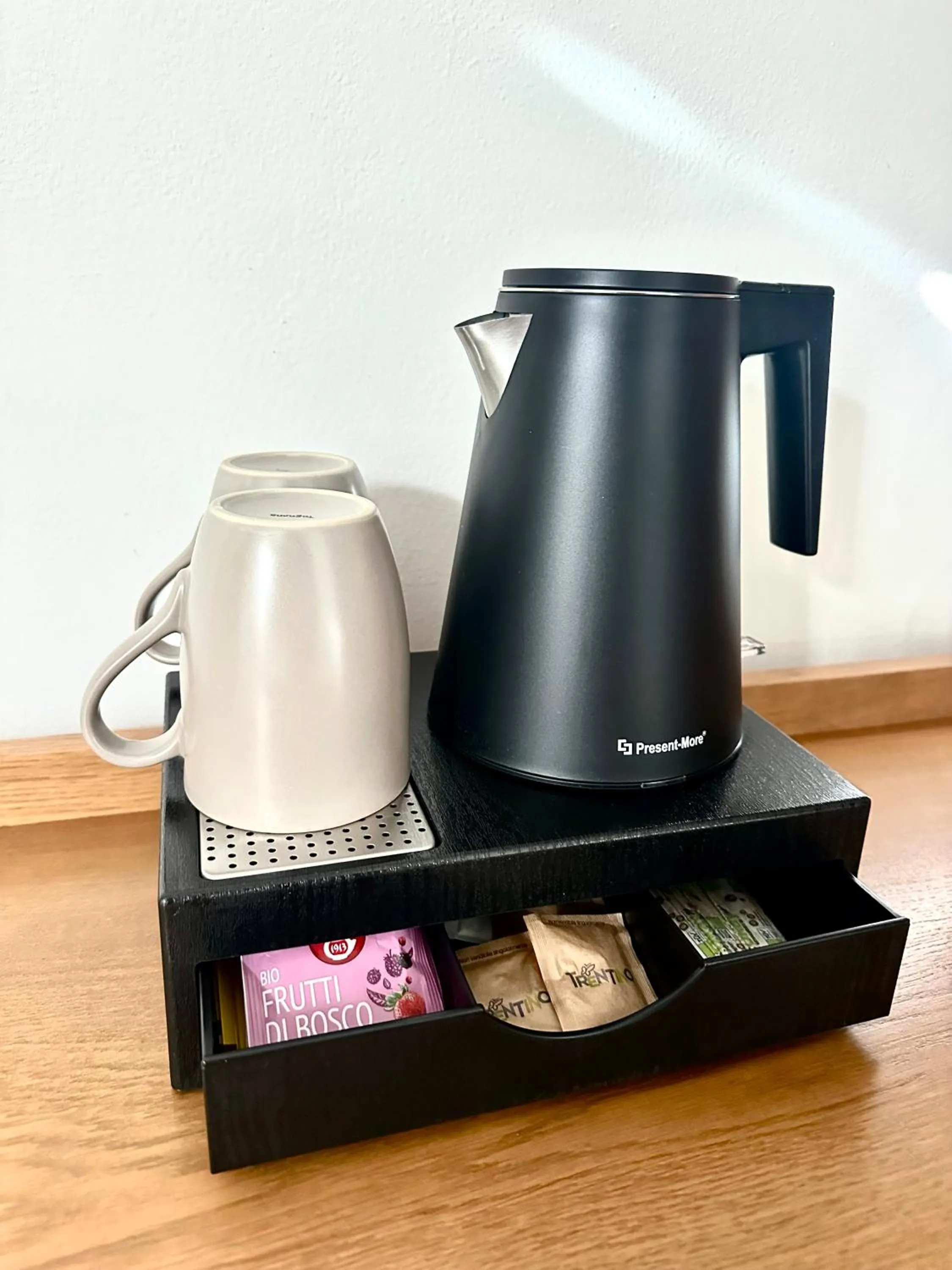 Coffee/tea facilities in Hotel Ferrari