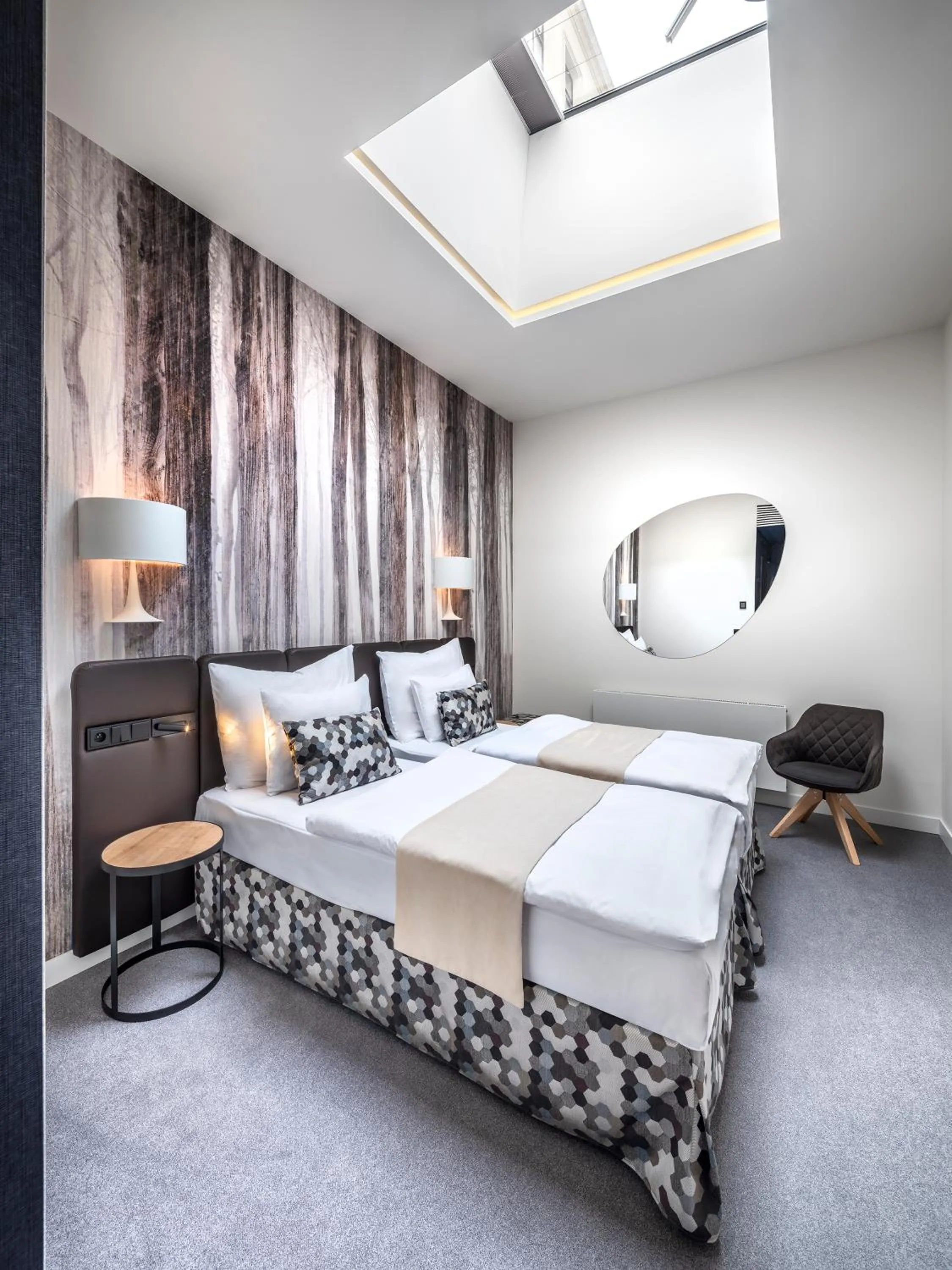 Photo of the whole room, Bed in Urban Creme