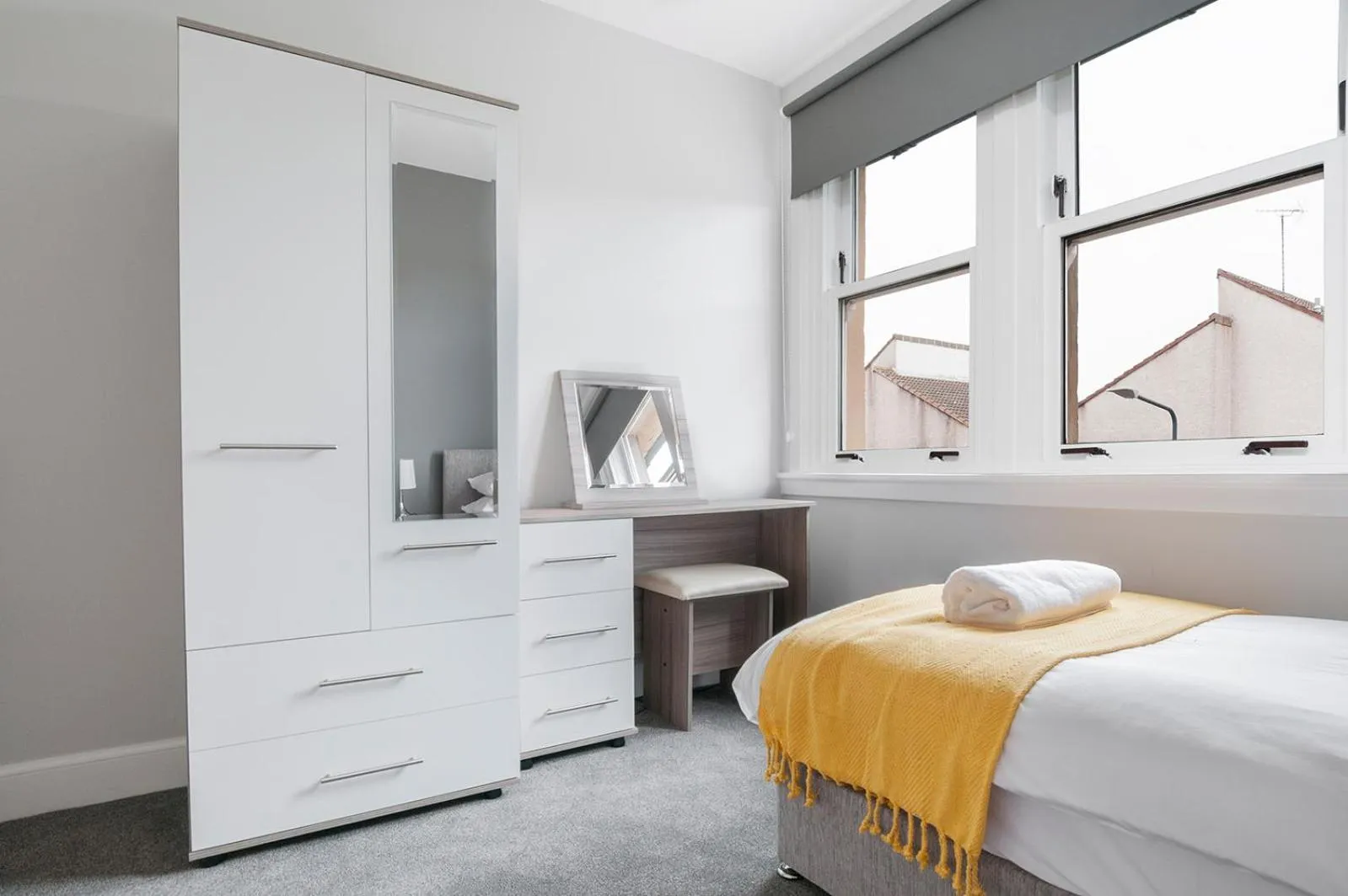 Bedroom, Bed in Dalkeith Three Bed Two Bath Apartment