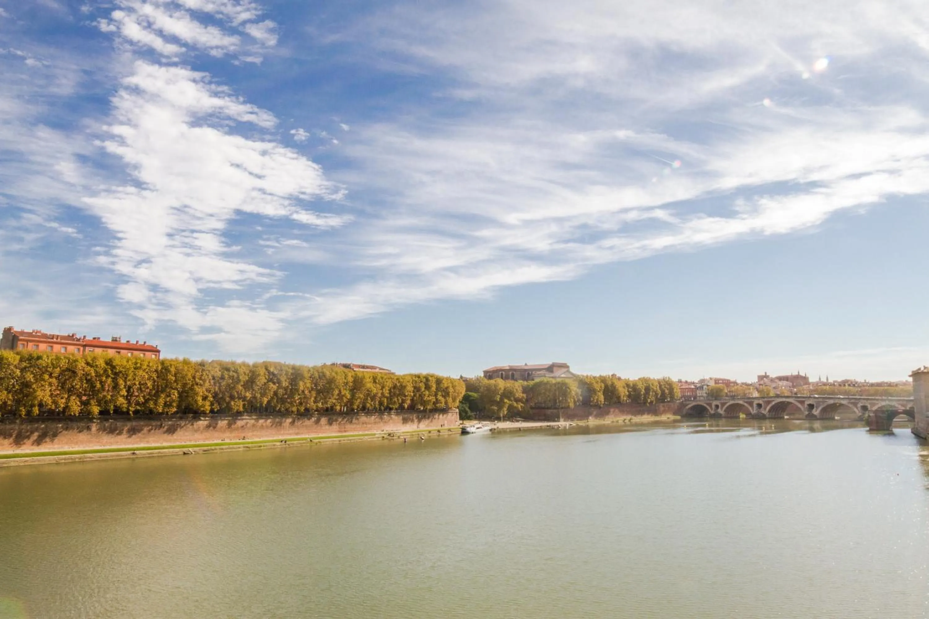 Area and facilities in City Rosa