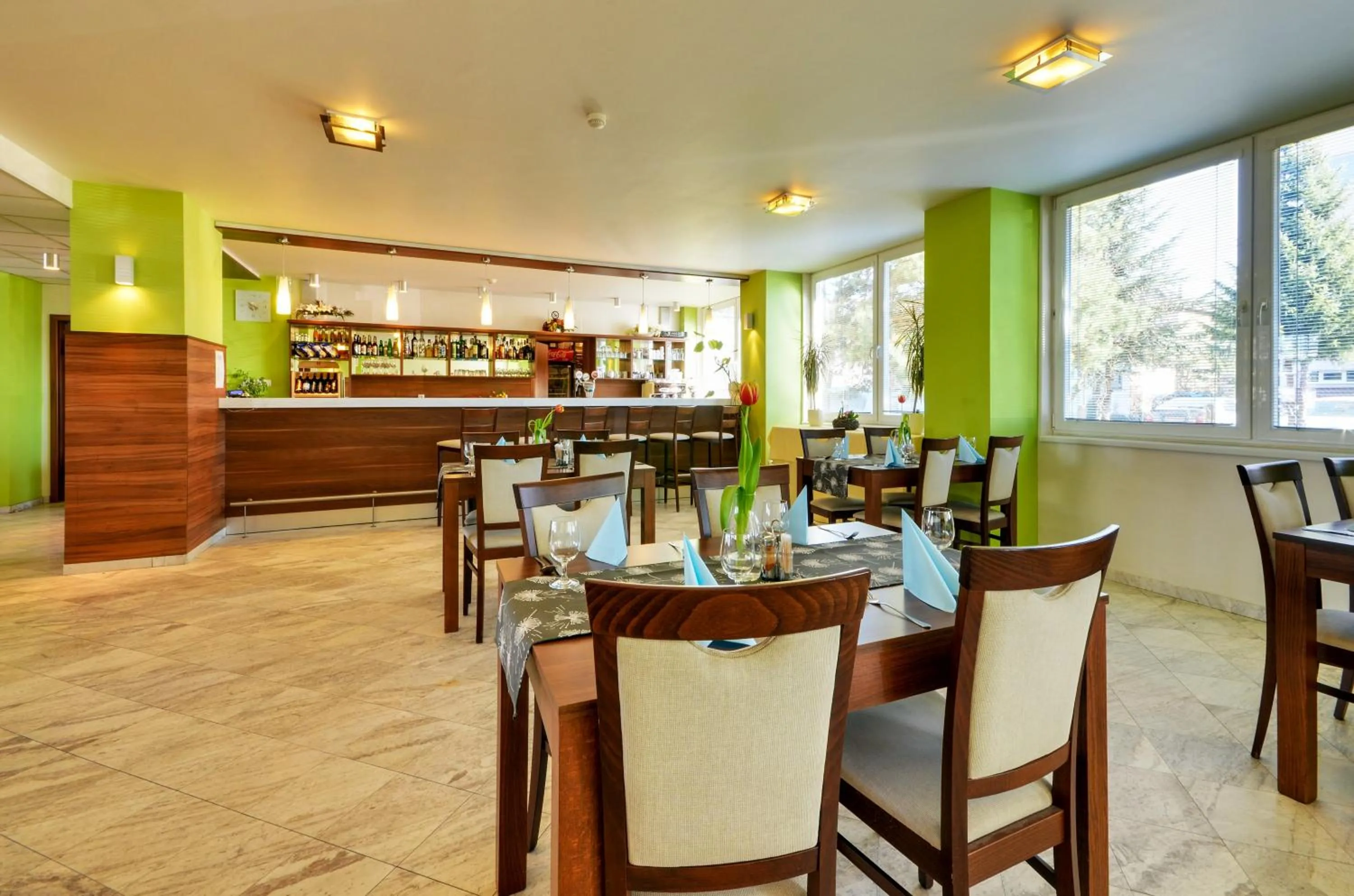 Restaurant/places to eat in Hotel Klar