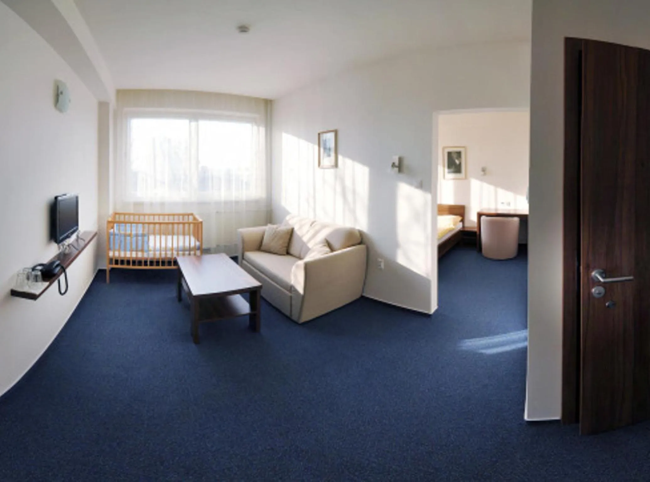 Living room, Bed in Hotel Klar