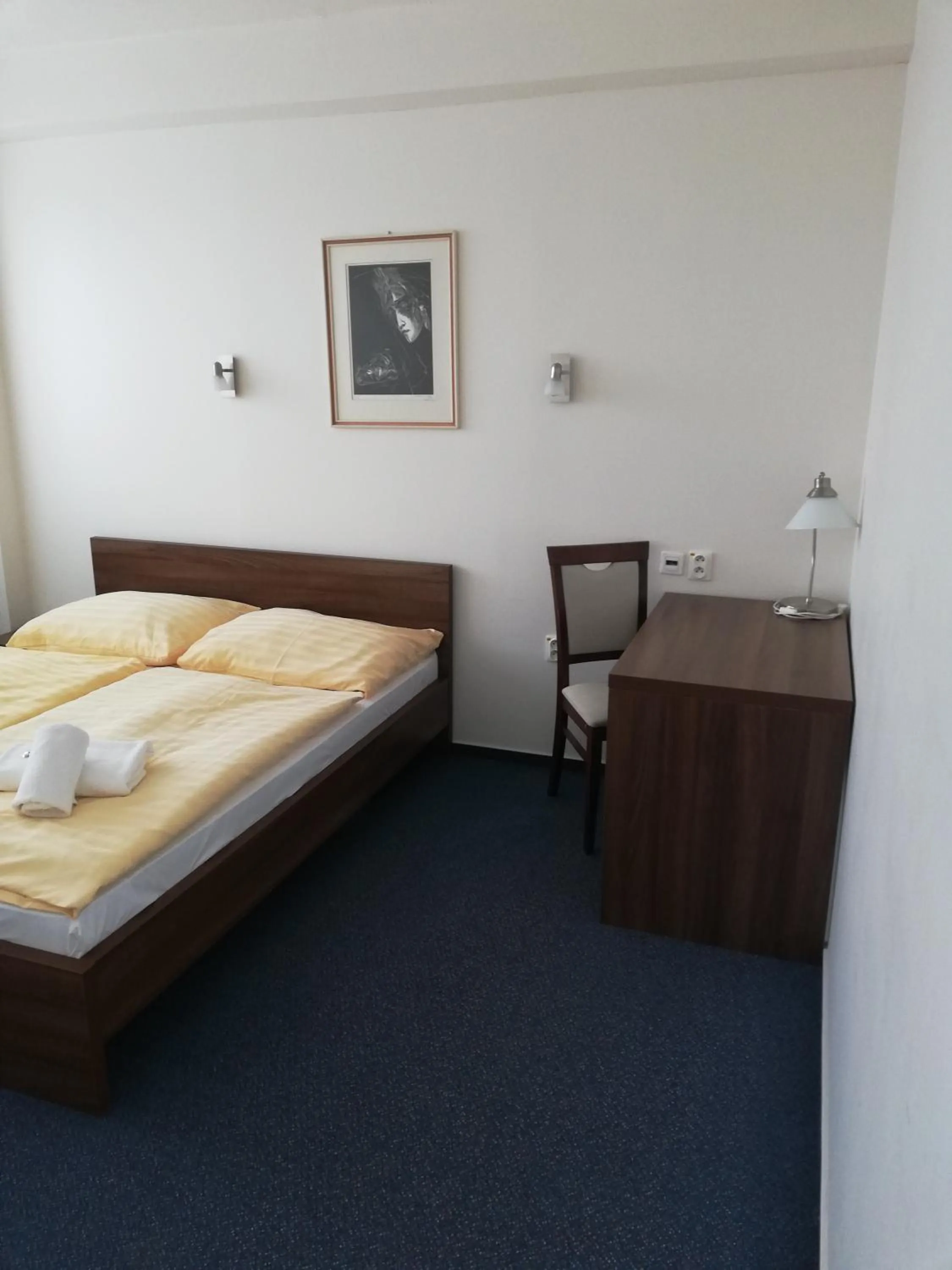 Bedroom, Bed in Hotel Klar