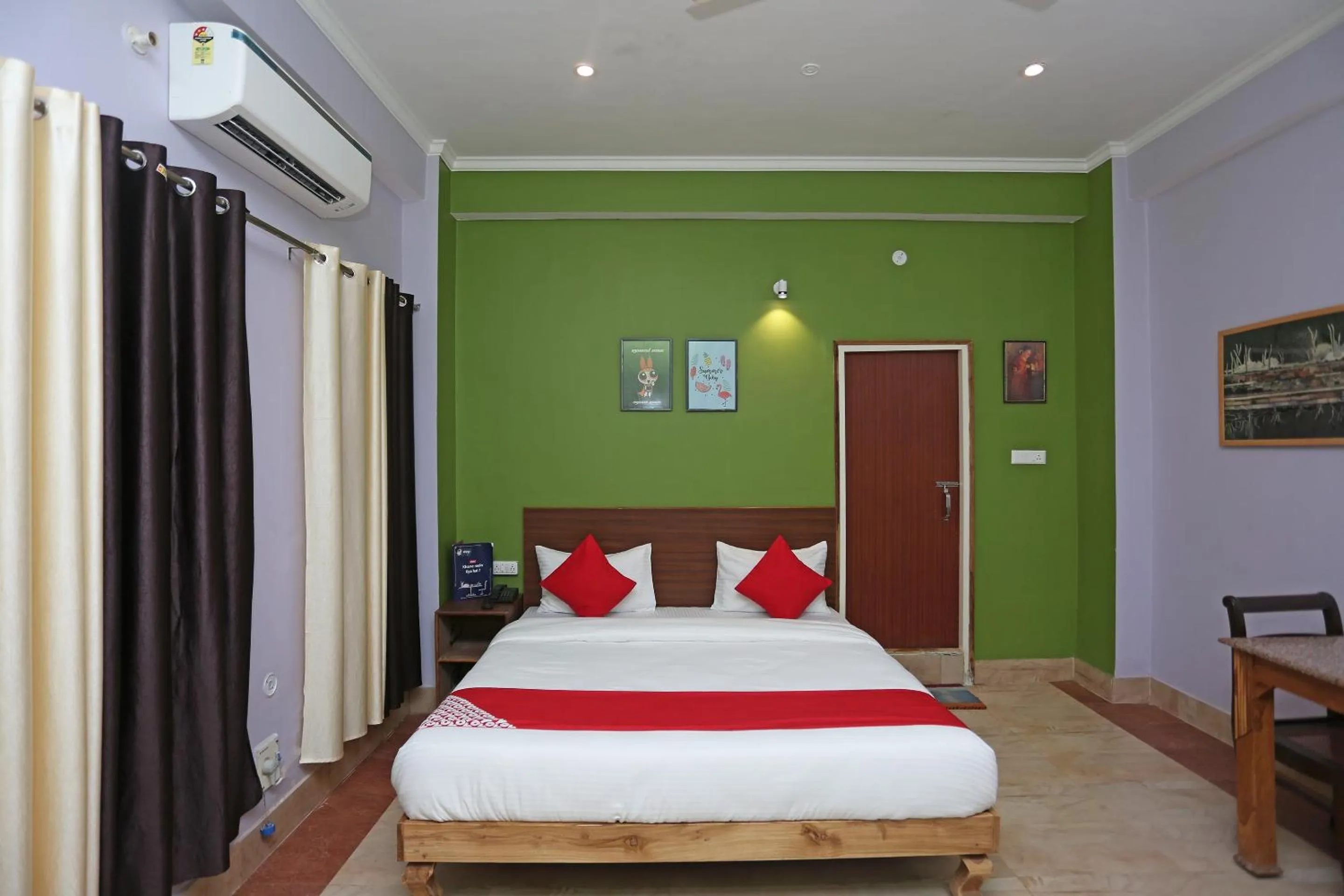 Bedroom, Bed in Super Collection-O Sara Grand Near Ram Manohar Lohia hospital