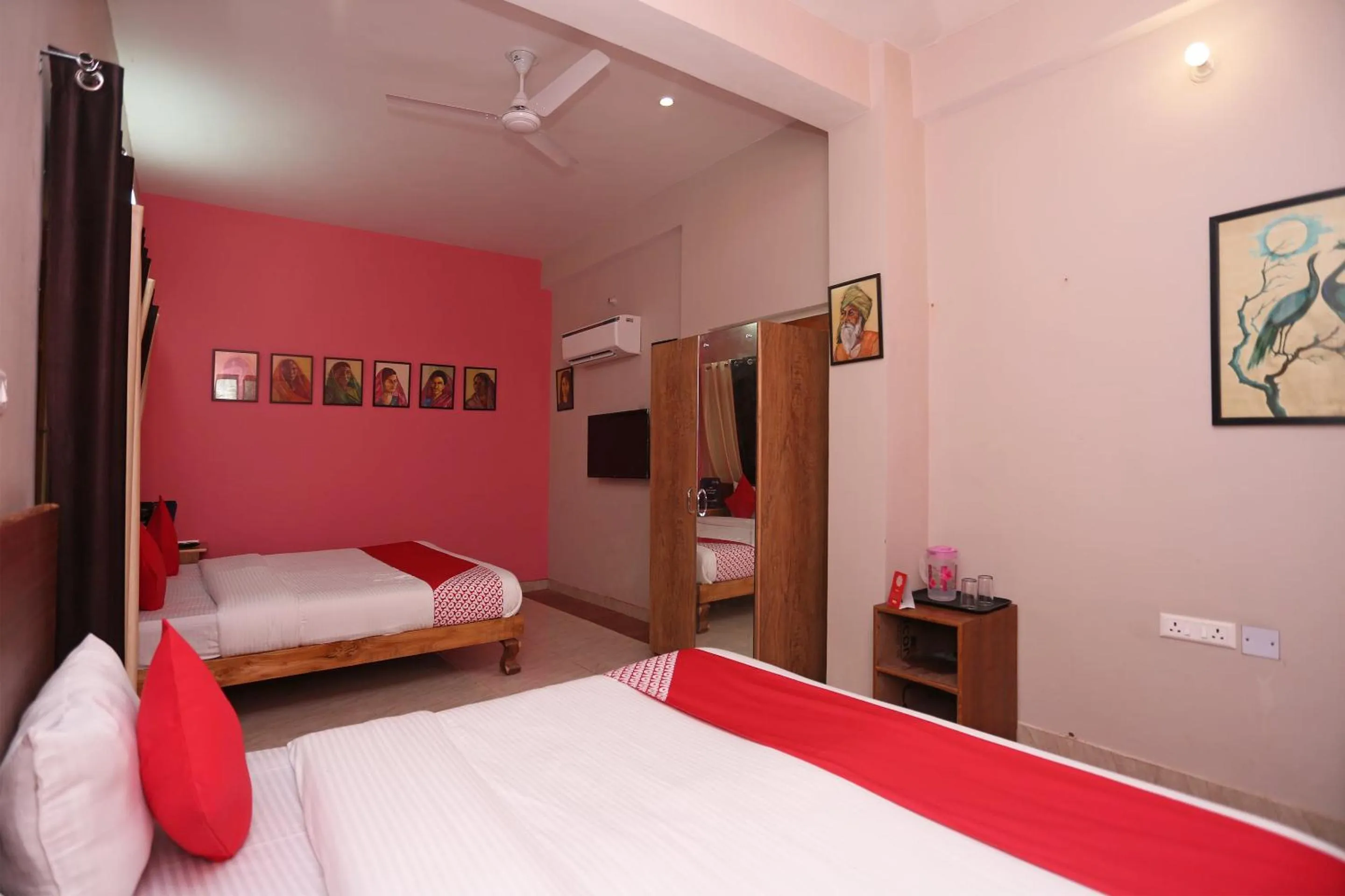 Bedroom, Bed in Super Collection-O Sara Grand Near Ram Manohar Lohia hospital