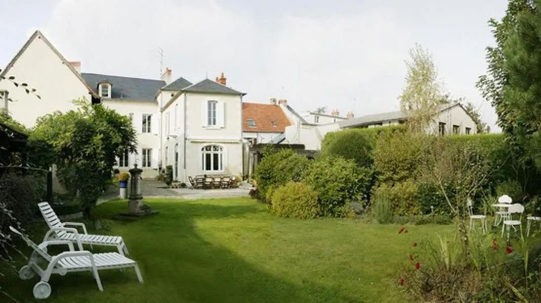 Garden view in Amphore du Berry