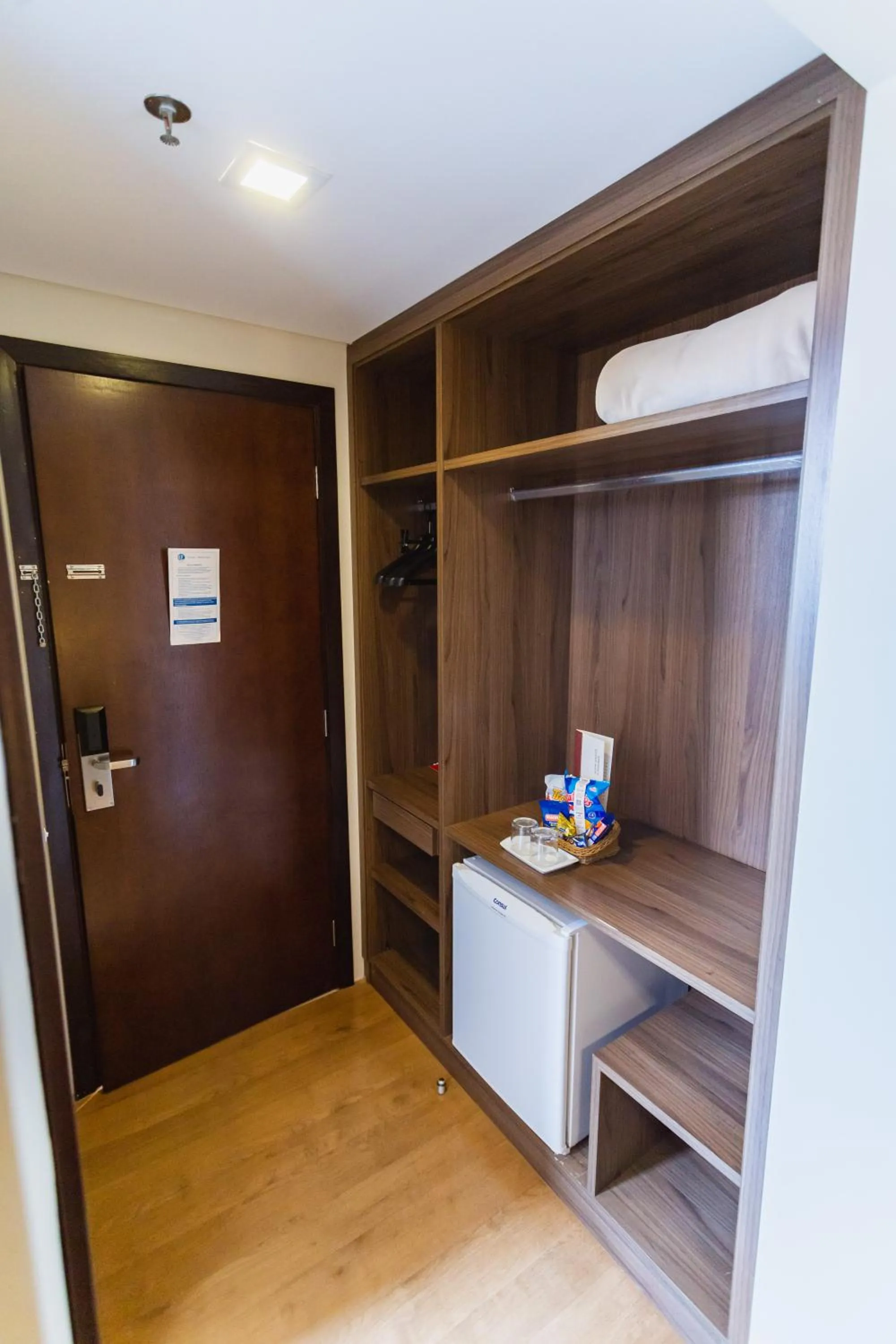 wardrobe in JR Hotel Ribeirão Preto