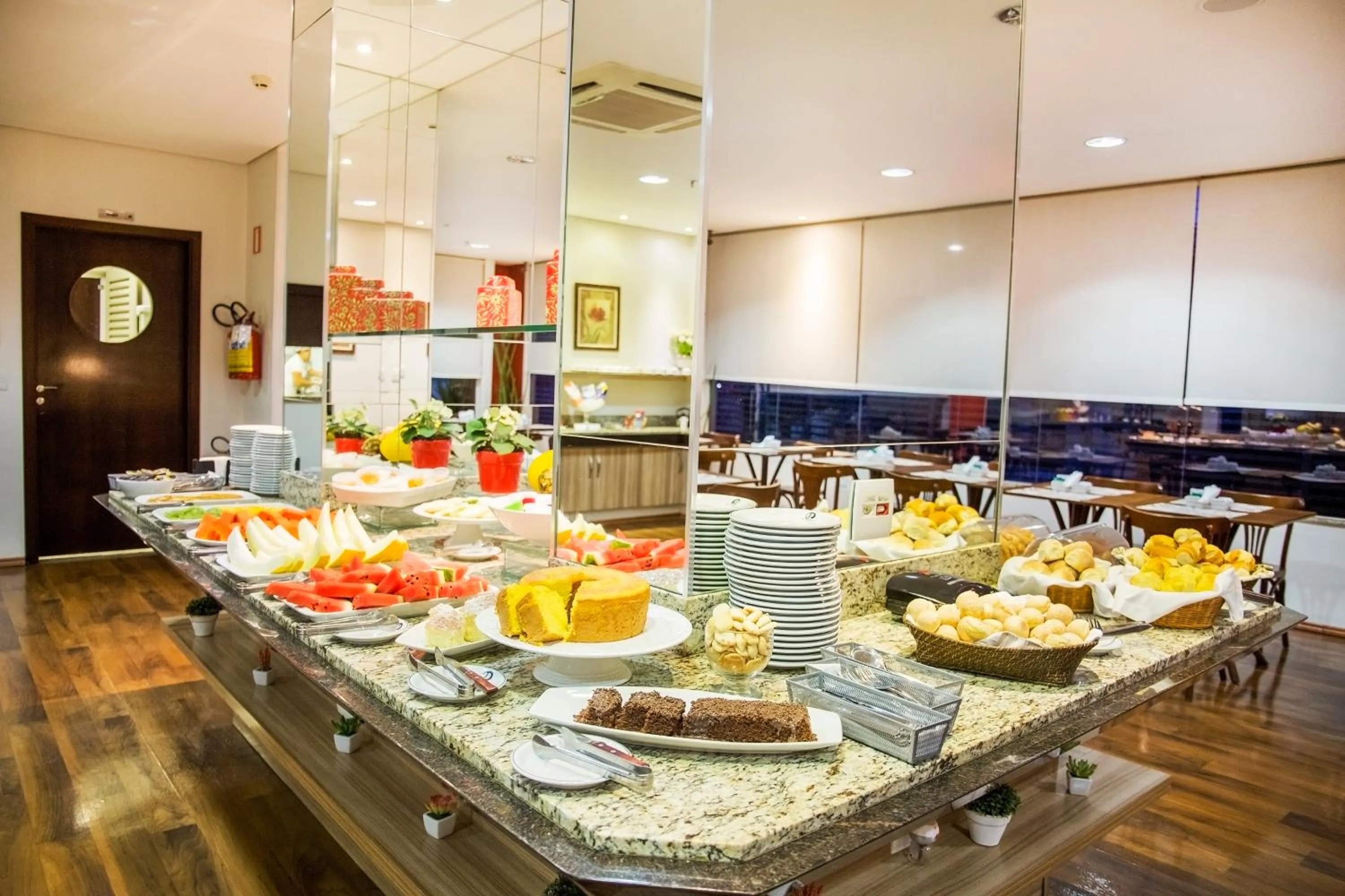 Breakfast in JR Hotel Ribeirão Preto