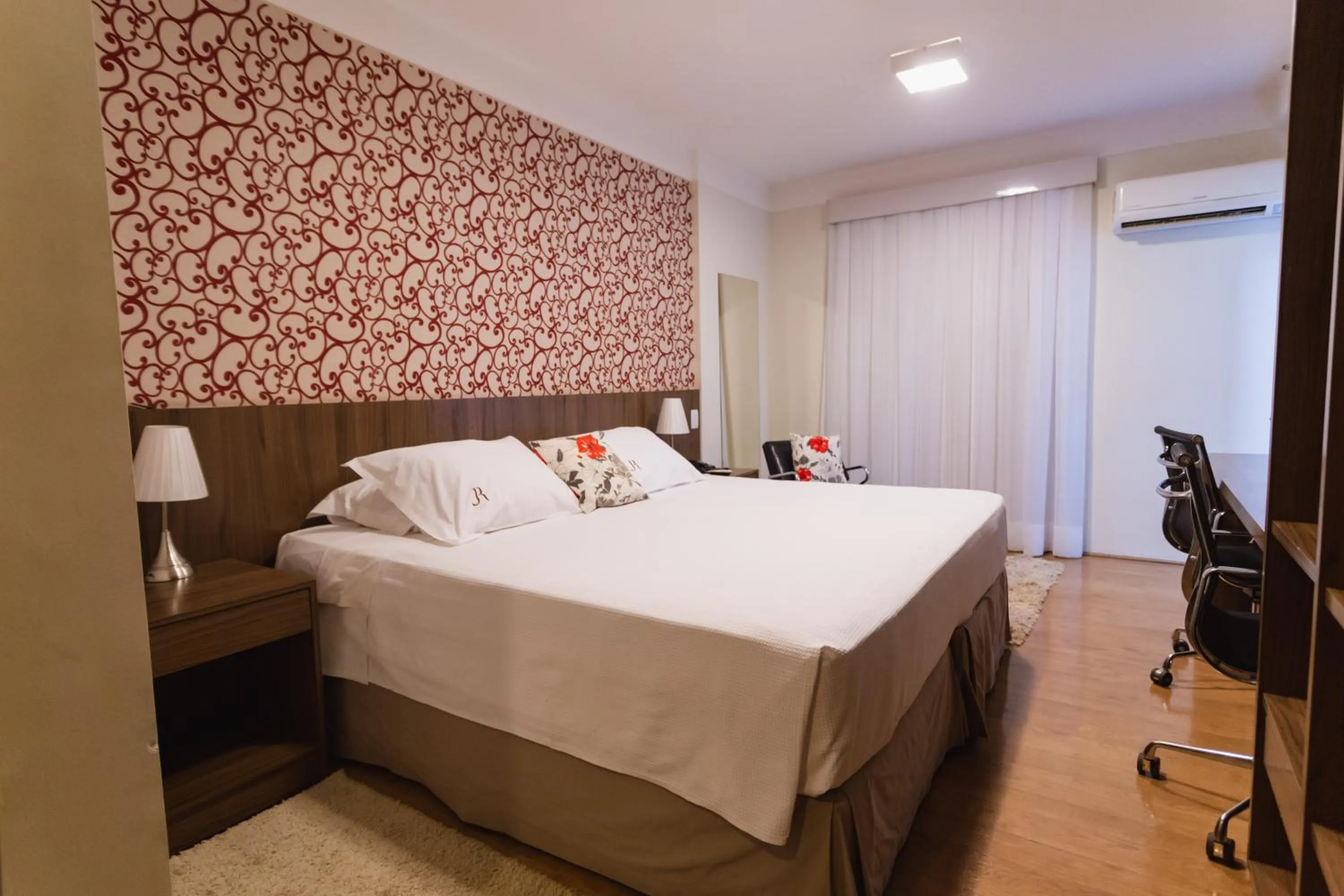 Bedroom, Bed in JR Hotel Ribeirão Preto