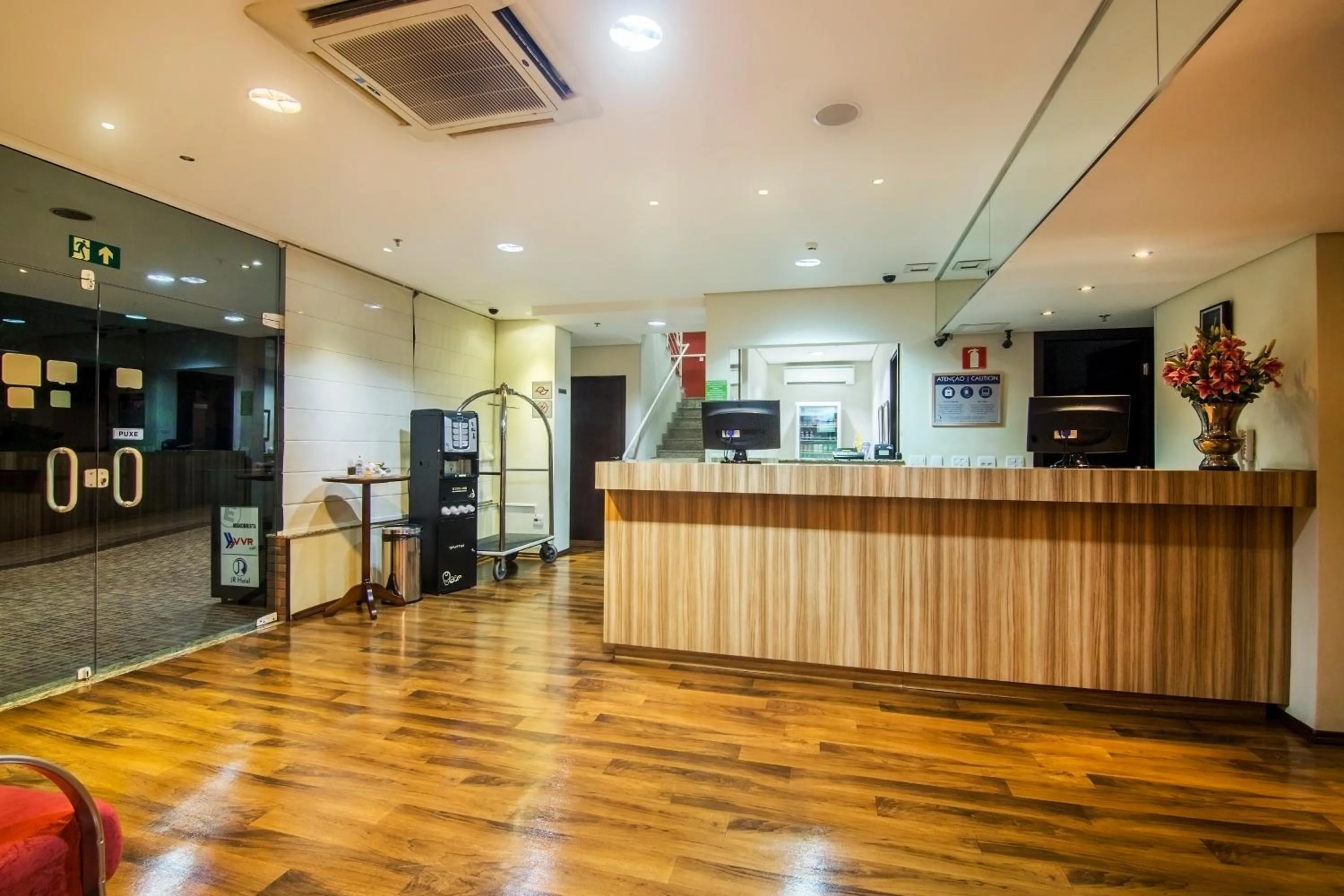 Lobby or reception in JR Hotel Ribeirão Preto