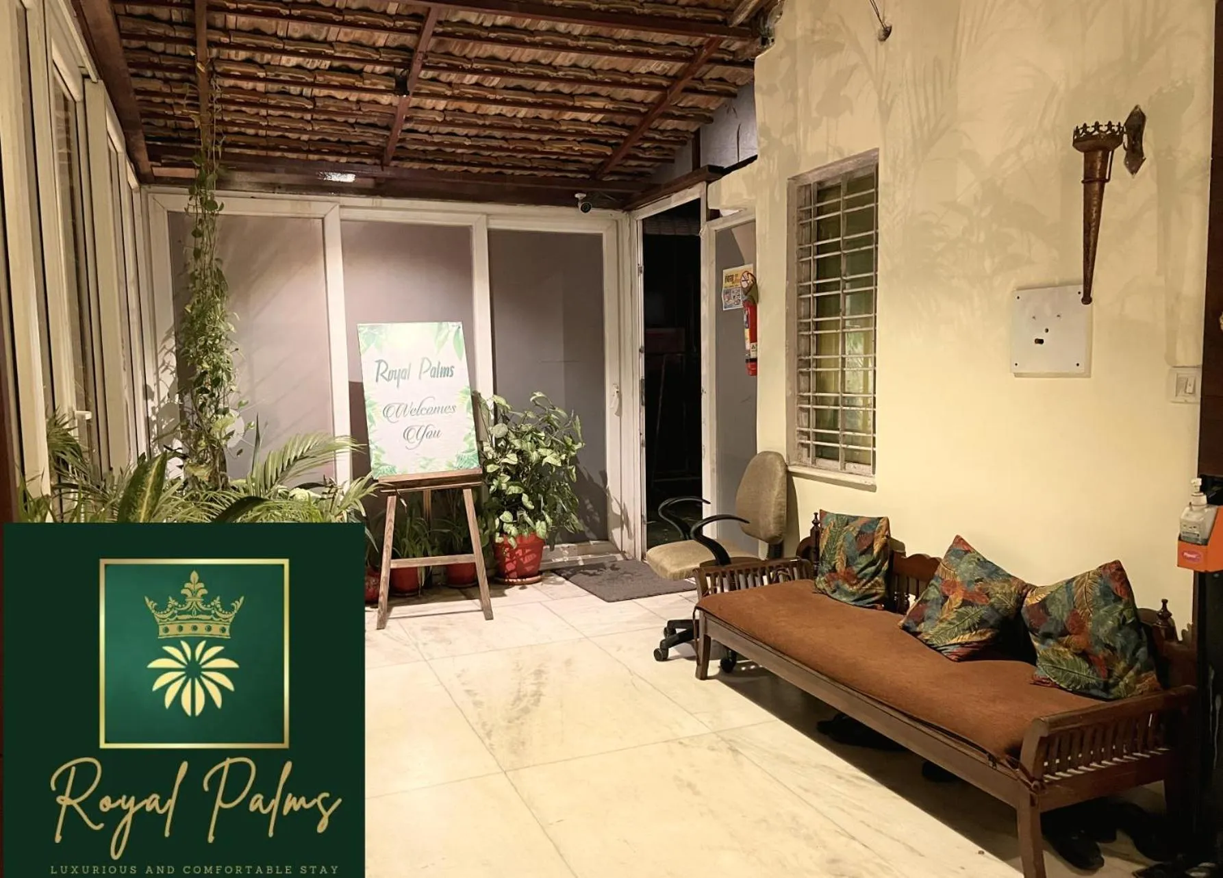 Facade/entrance, Bed in Royal Palms Luxury Service Apartment