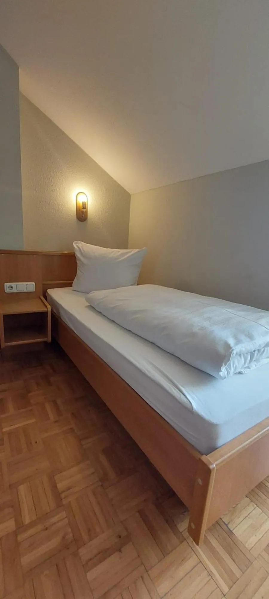 Bed in Hotel-Restaurant Kreuzhuber