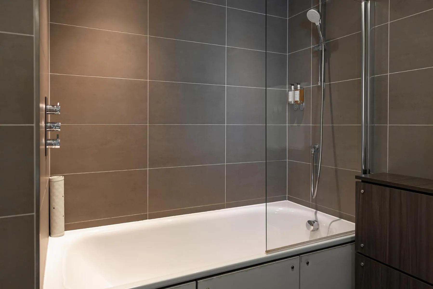 Property building in Hotel Xanadu