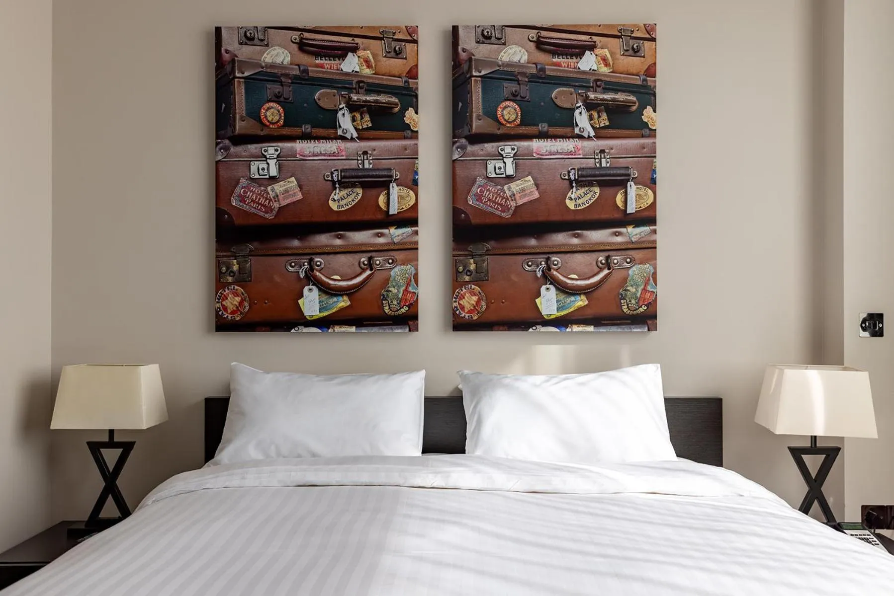 Property building, Bed in Hotel Xanadu