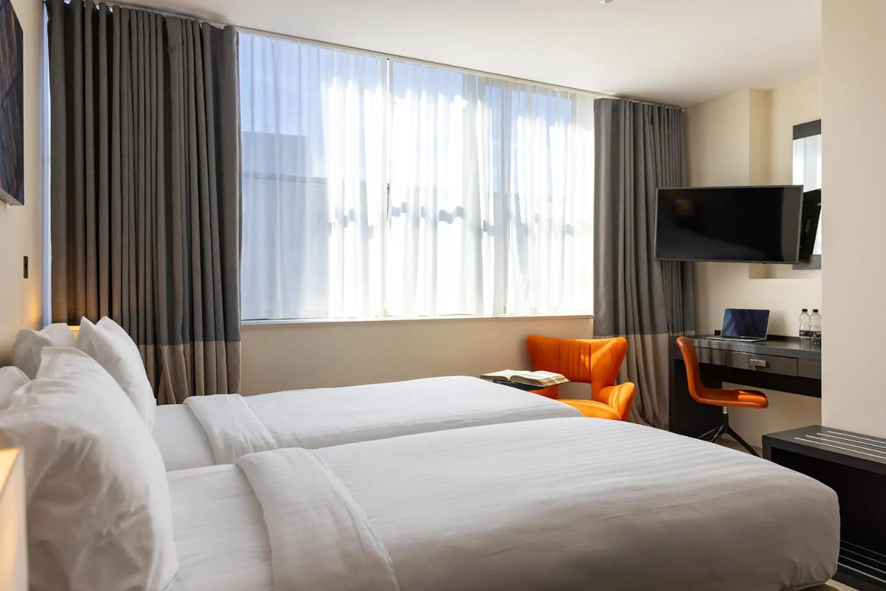 Bedroom, Bed in Hotel Xanadu