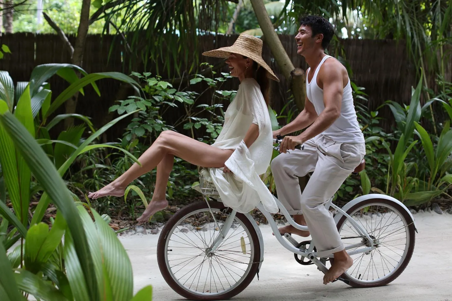 Cycling in The Standard, Huruvalhi Maldives