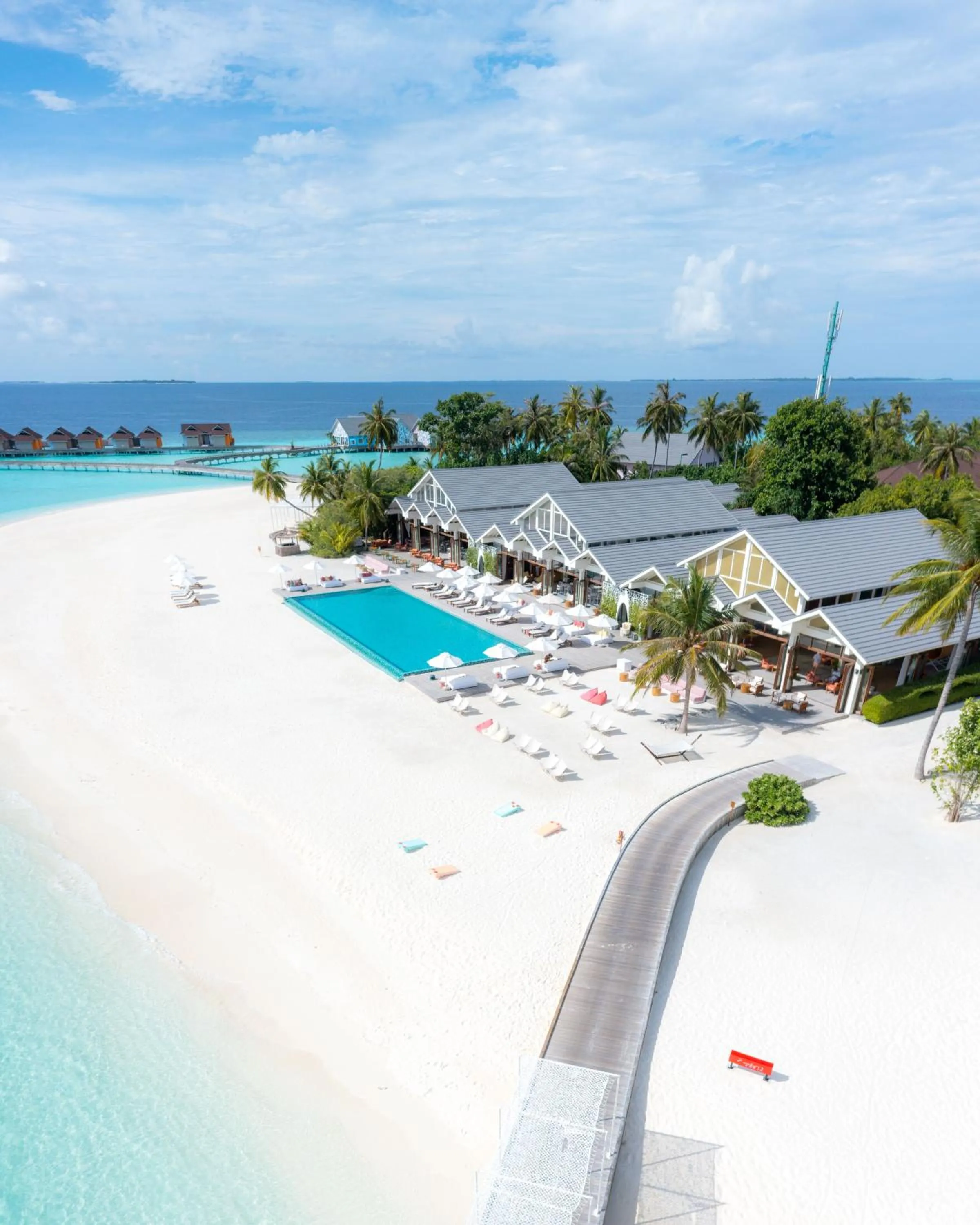 Pool view in The Standard, Huruvalhi Maldives