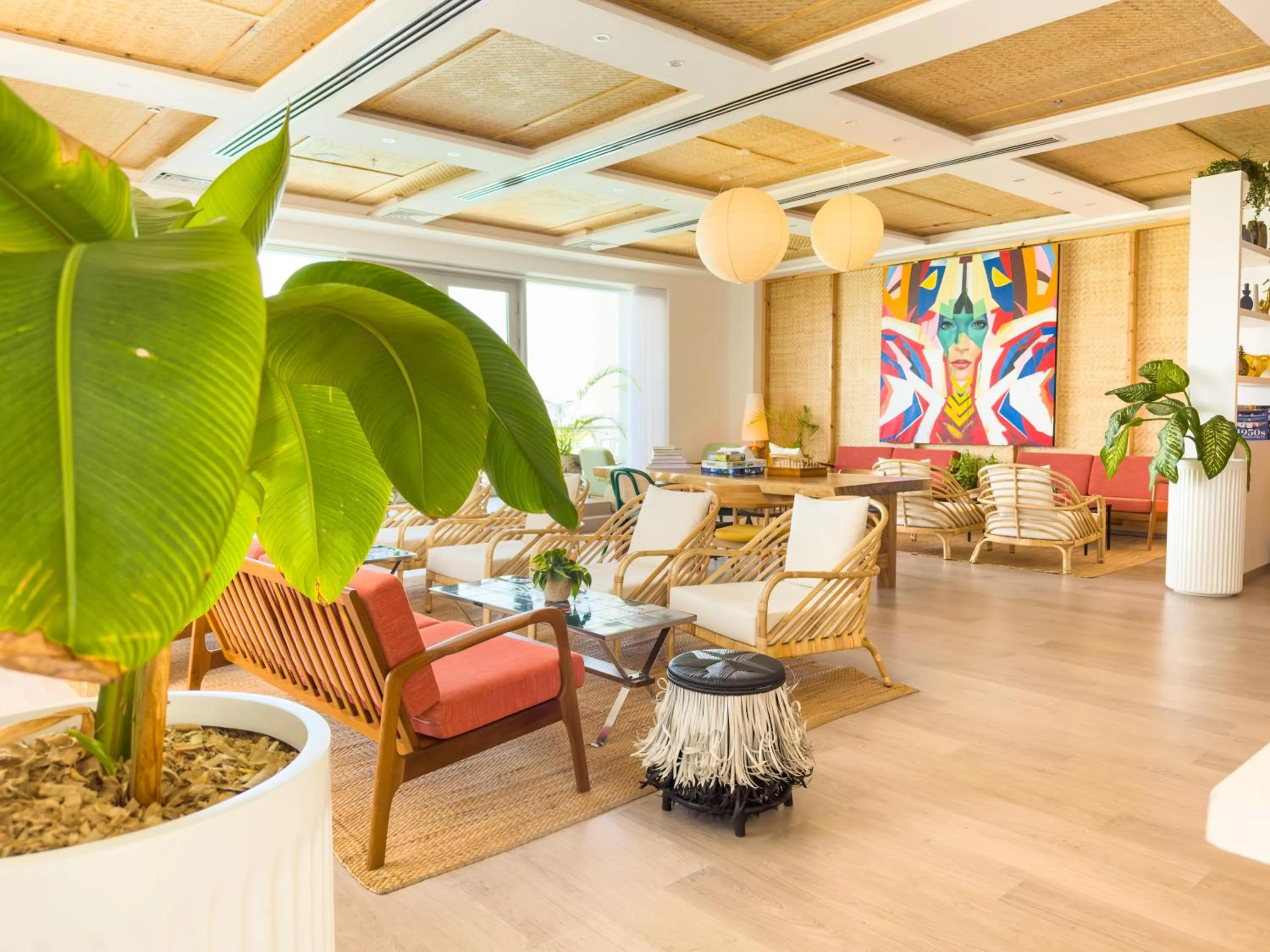 Area and facilities in The Standard, Huruvalhi Maldives