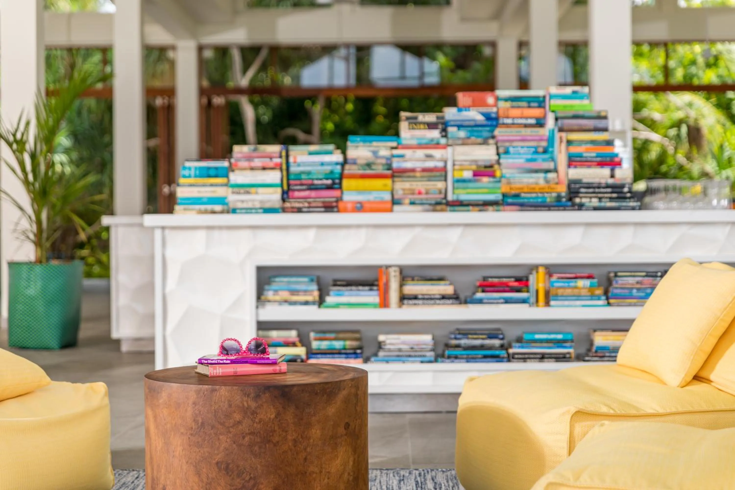 Breakfast in The Standard, Huruvalhi Maldives