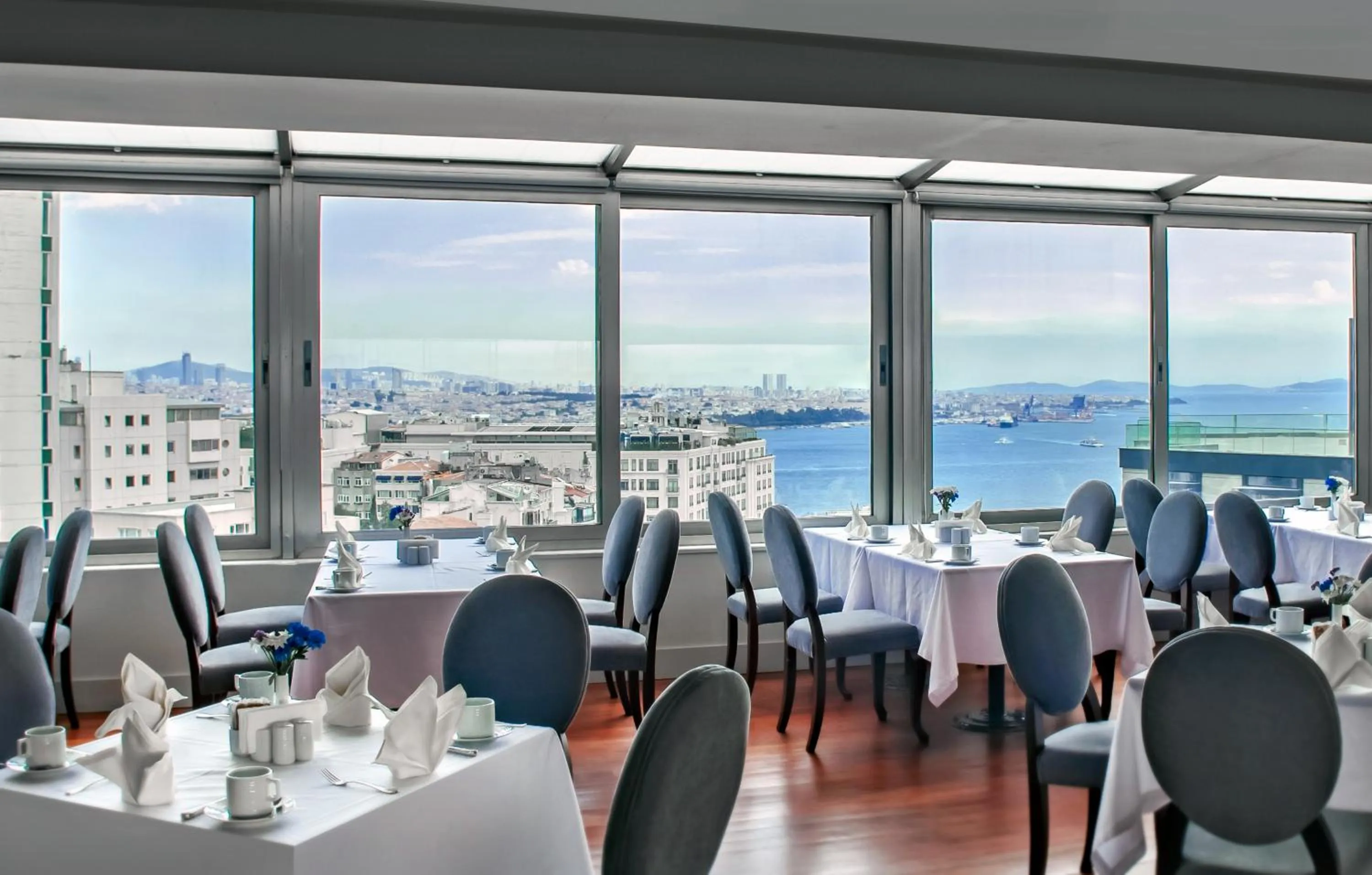 Restaurant/places to eat in Taksim Square Hotel