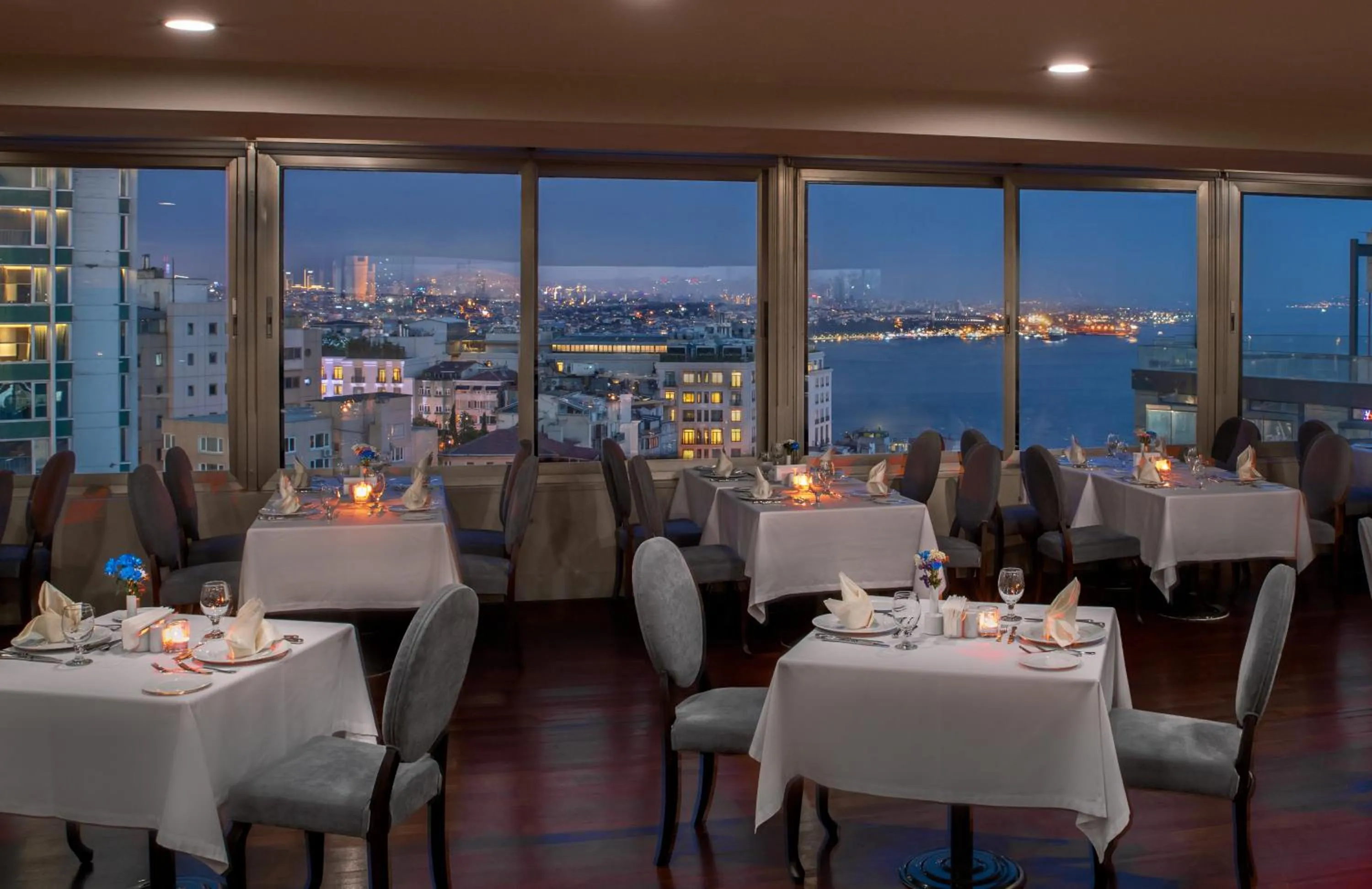 Restaurant/places to eat in Taksim Square Hotel
