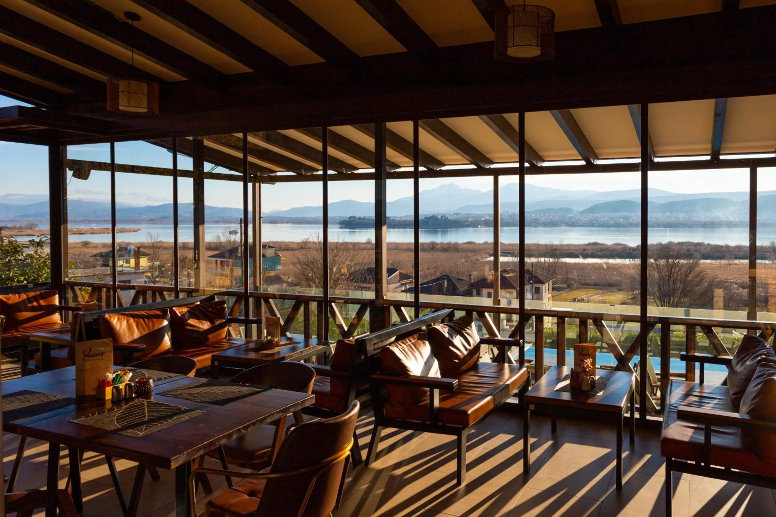 Restaurant/places to eat in La Suite Boutique Hotel & Spa