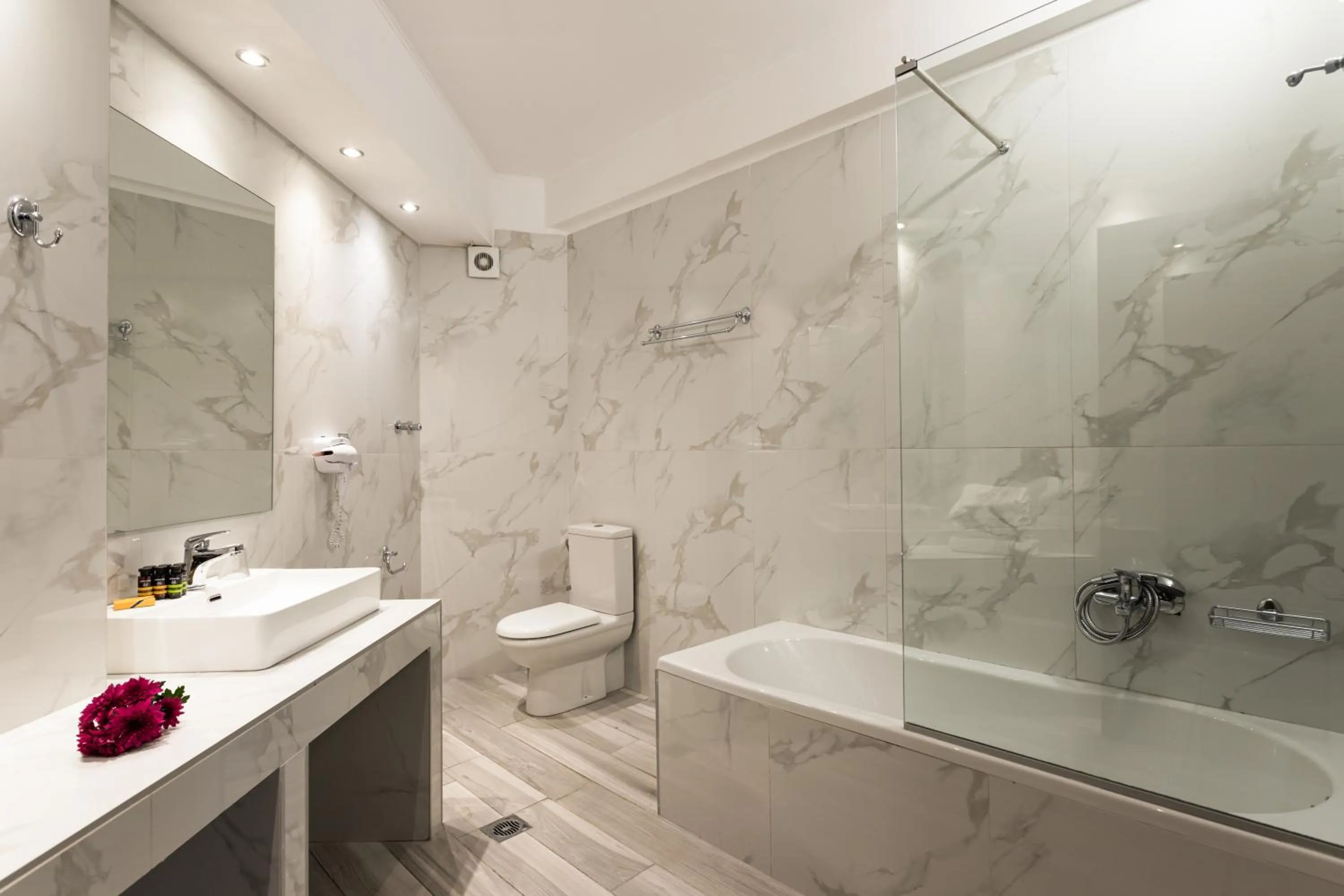 Bathroom in La Suite Boutique Hotel & Spa