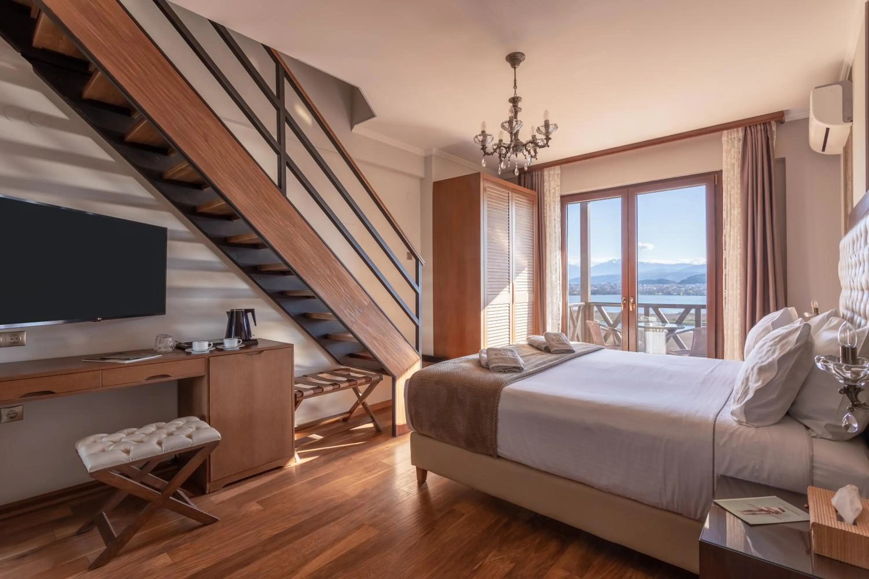 Bed in La Suite Boutique Hotel & Spa