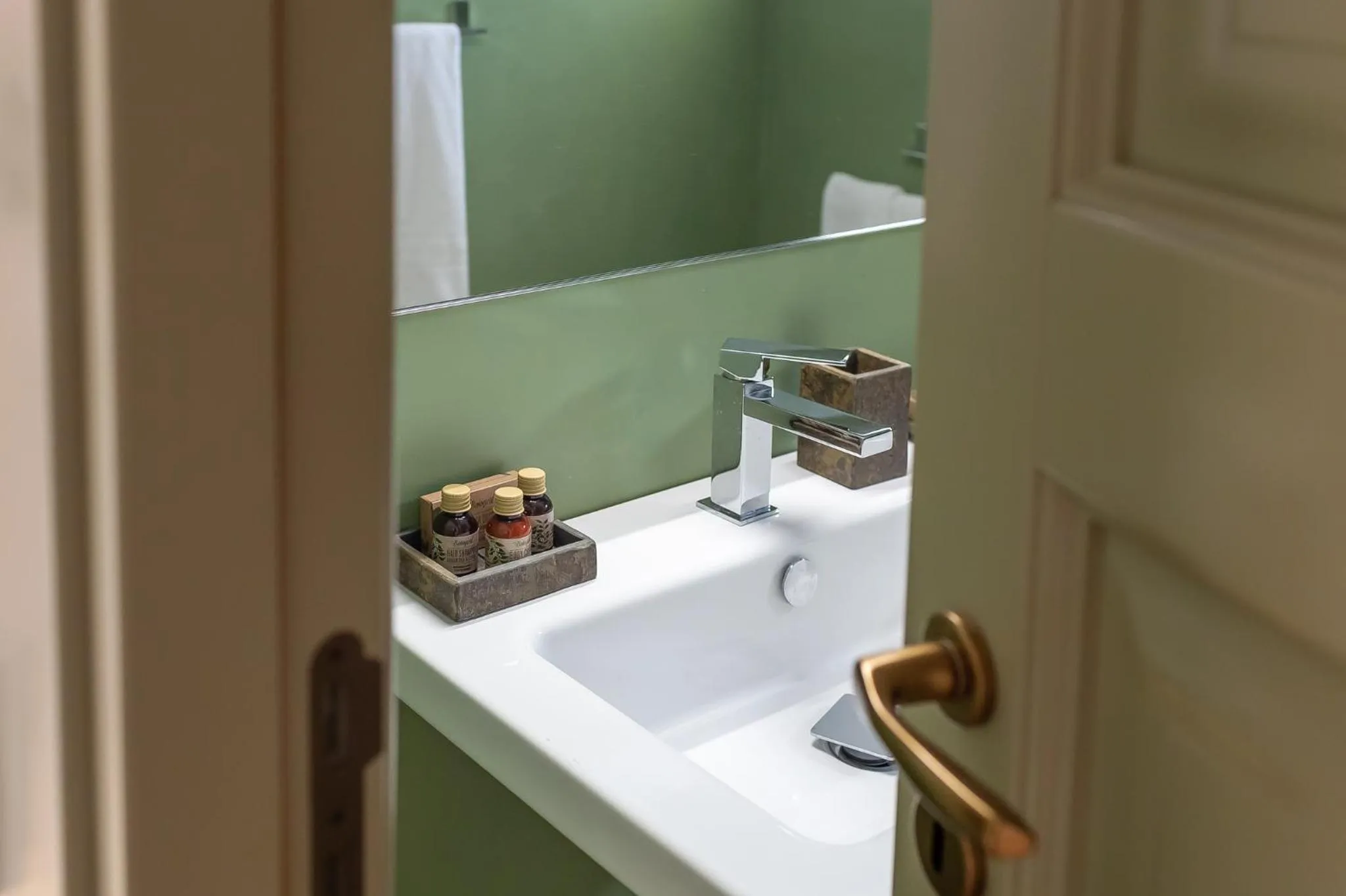 Bathroom in Cantine De Gregorio Suites