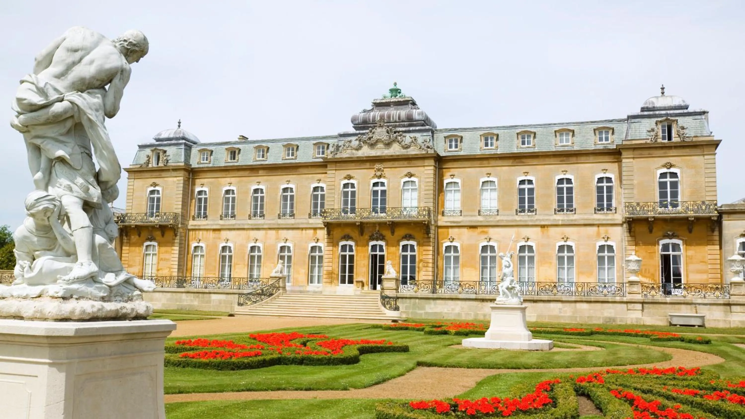 Nearby landmark in Holiday Inn London Luton Airport by IHG